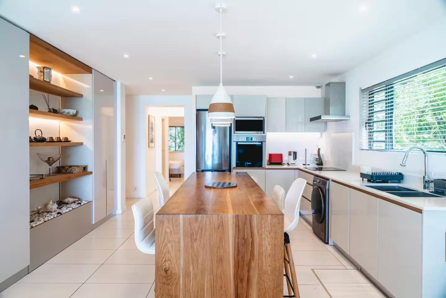 Aroma Luxury Waterfront Villa