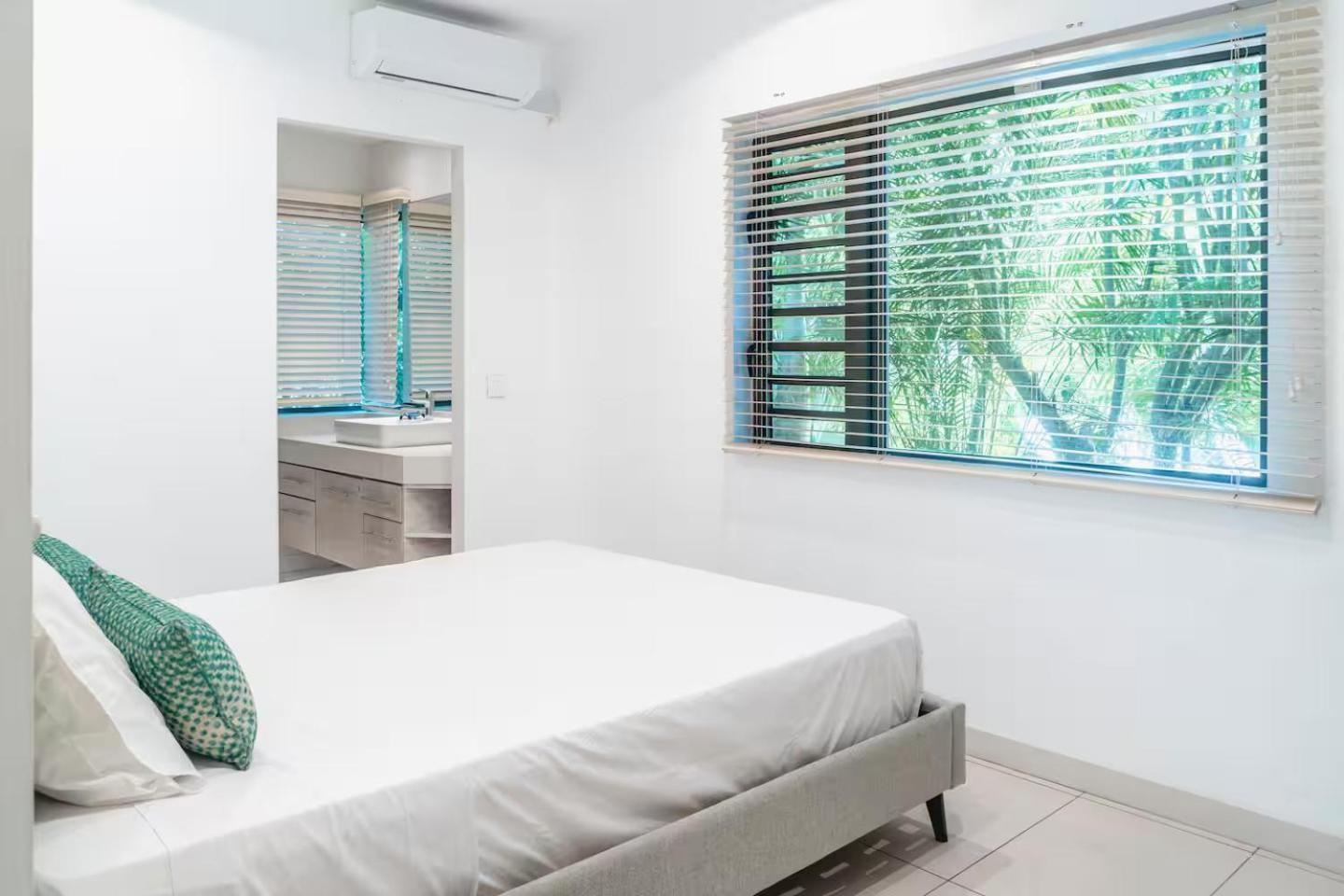 Villa Aroma Luxury Waterfront *