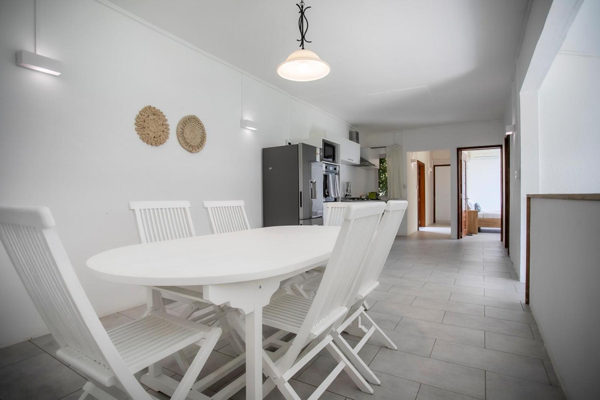Apartment Sunny Two Bedroom Loft - Sea Views And Pool *