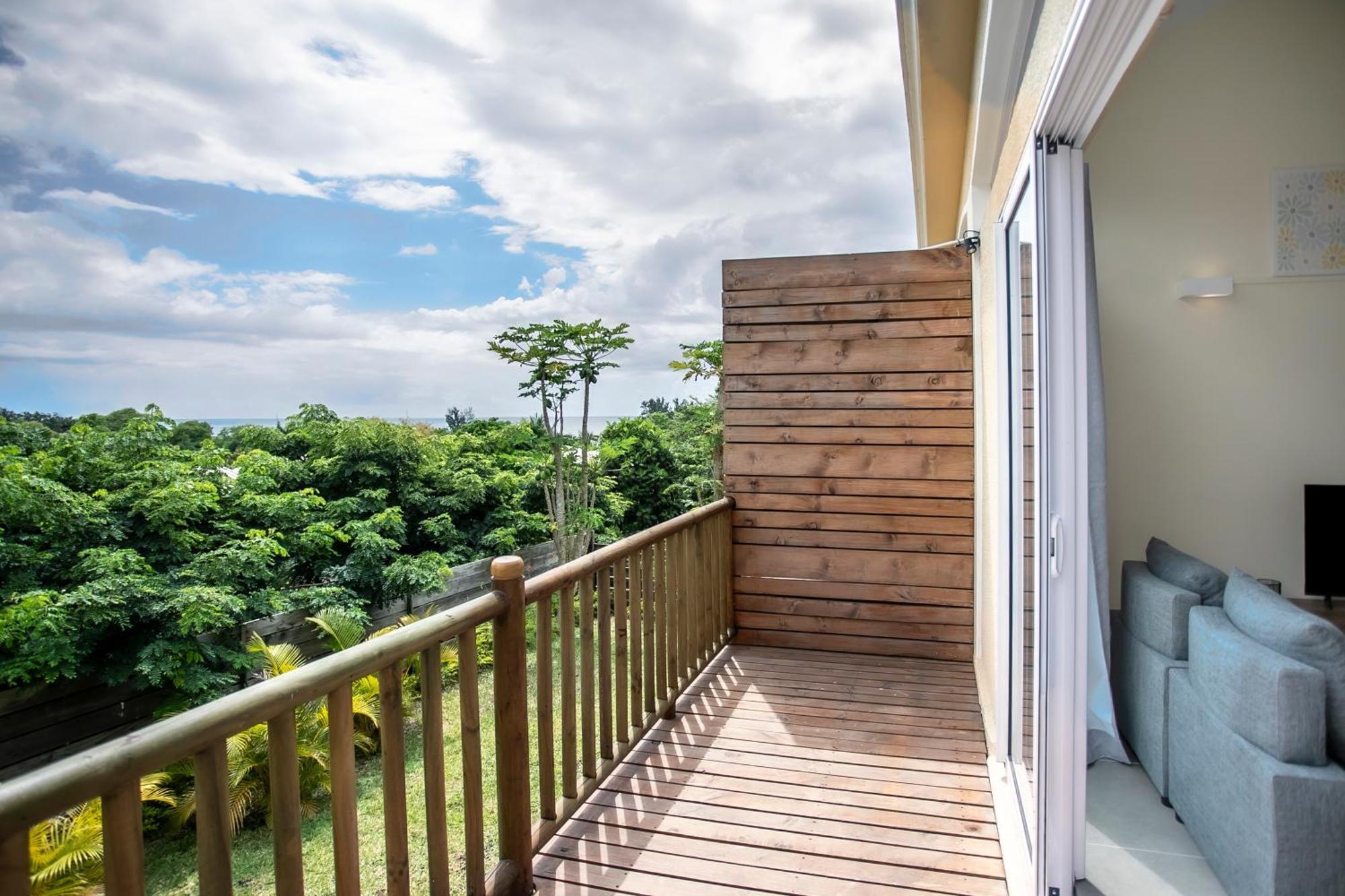 Apartment Sunny Two Bedroom Loft - Sea Views And Pool