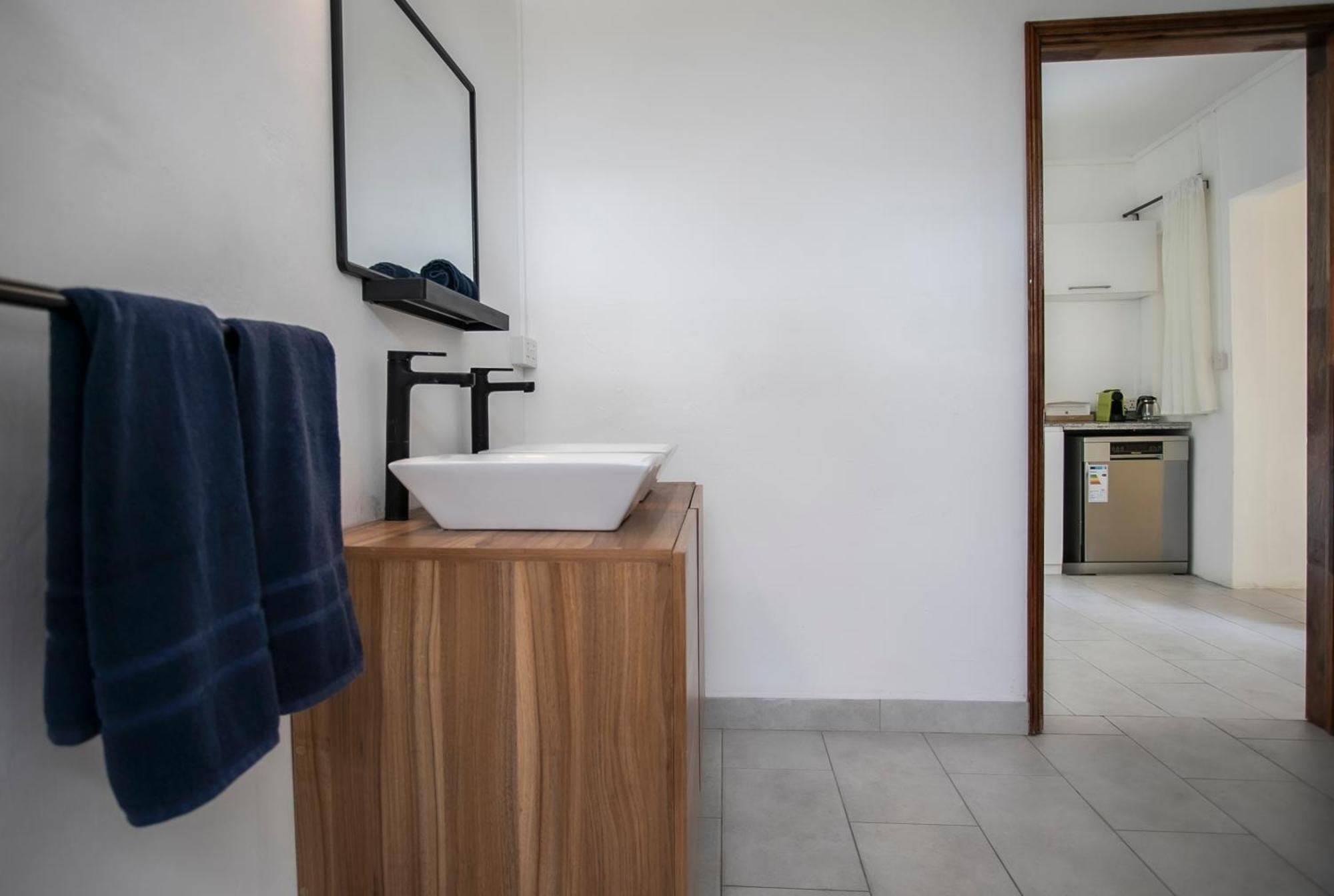 Apartment Sunny Two Bedroom Loft - Sea Views And Pool