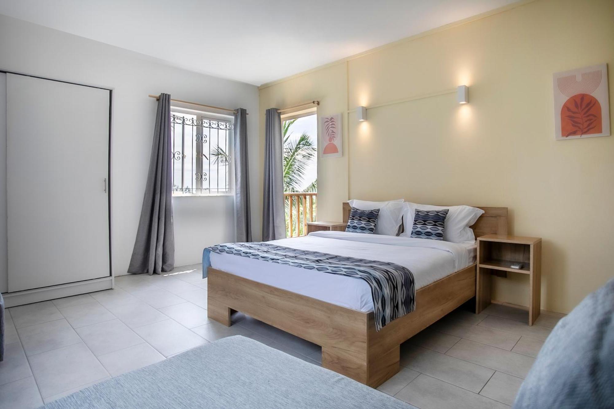 Apartment Sunny Two Bedroom Loft - Sea Views And Pool