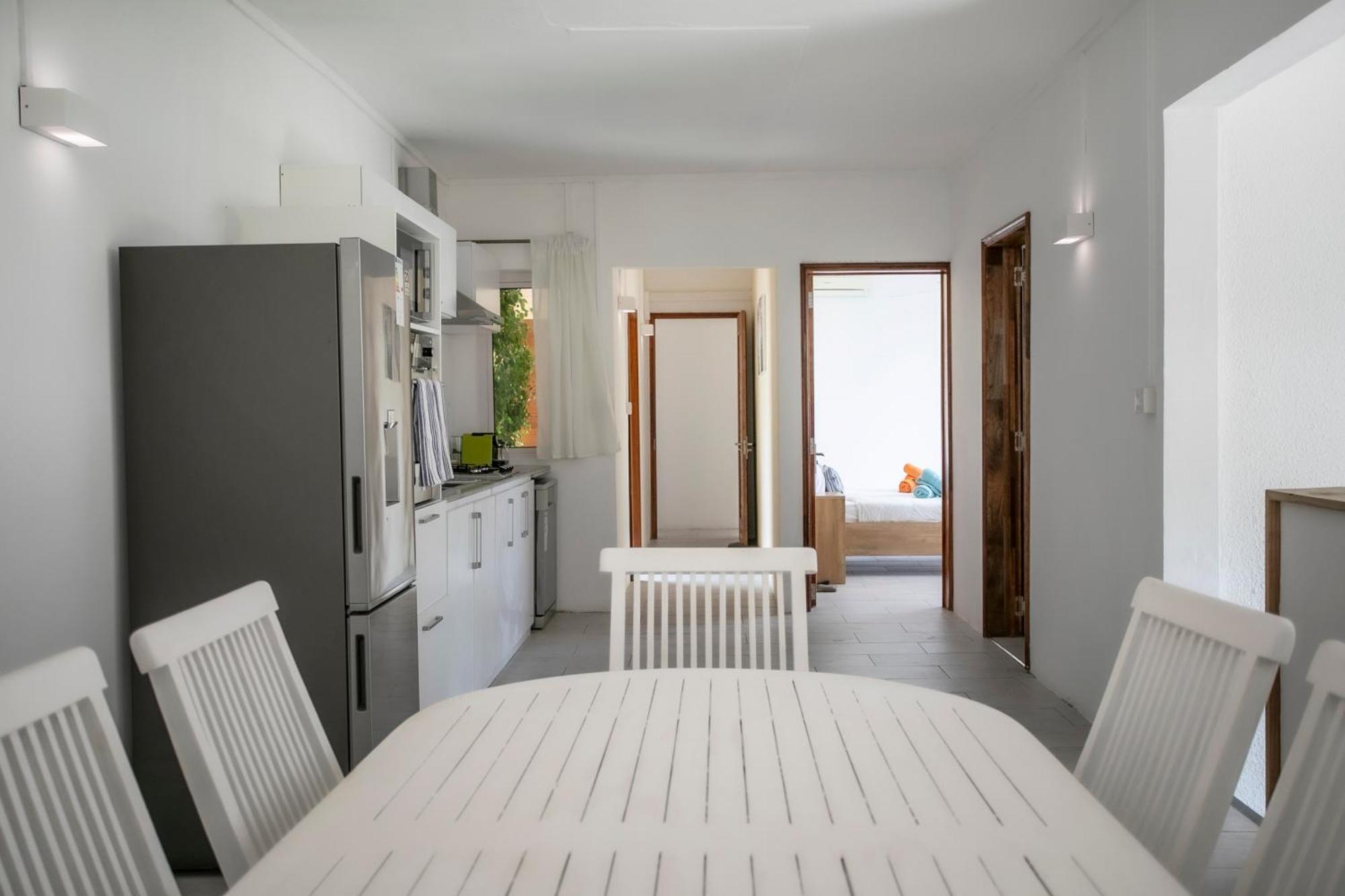 Sunny Two Bedroom Loft - Sea Views And Pool Apartment *
