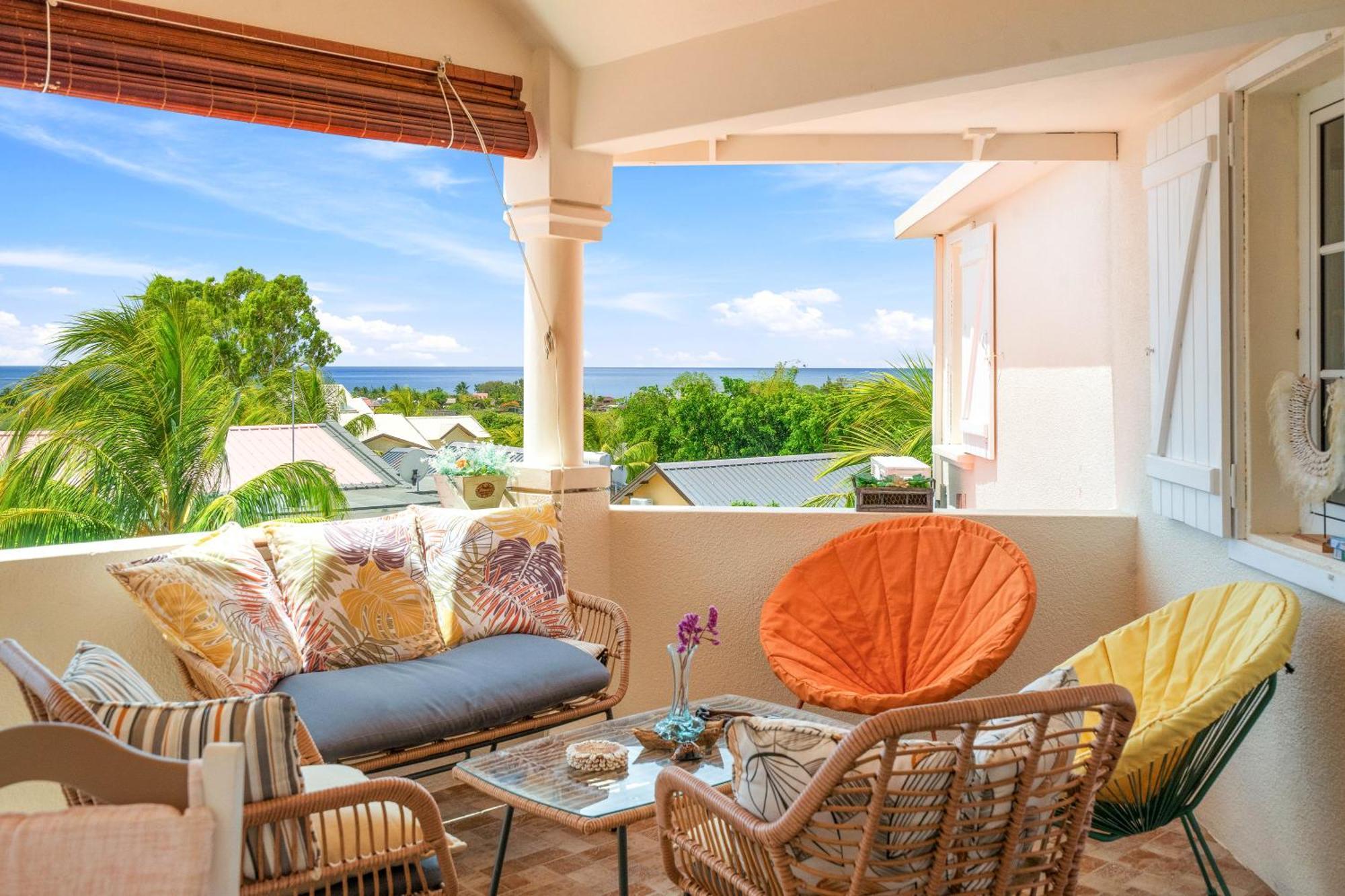 Apartment Lakaz Del Sol - Modern And Elegant With Luxurious Garden, Pool And Barbecue Area - Tourism Permit Certified Tamarin