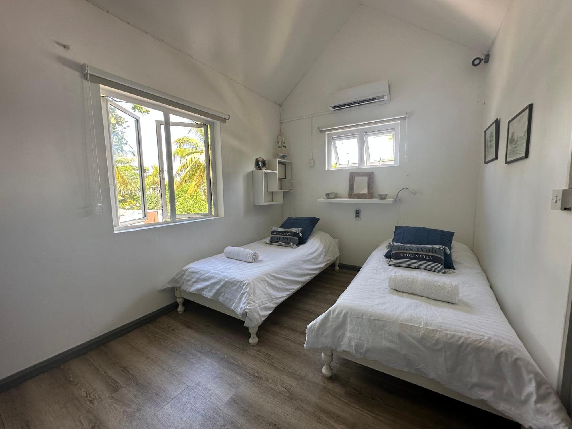 Marine House Pointe D'esny Holiday home *