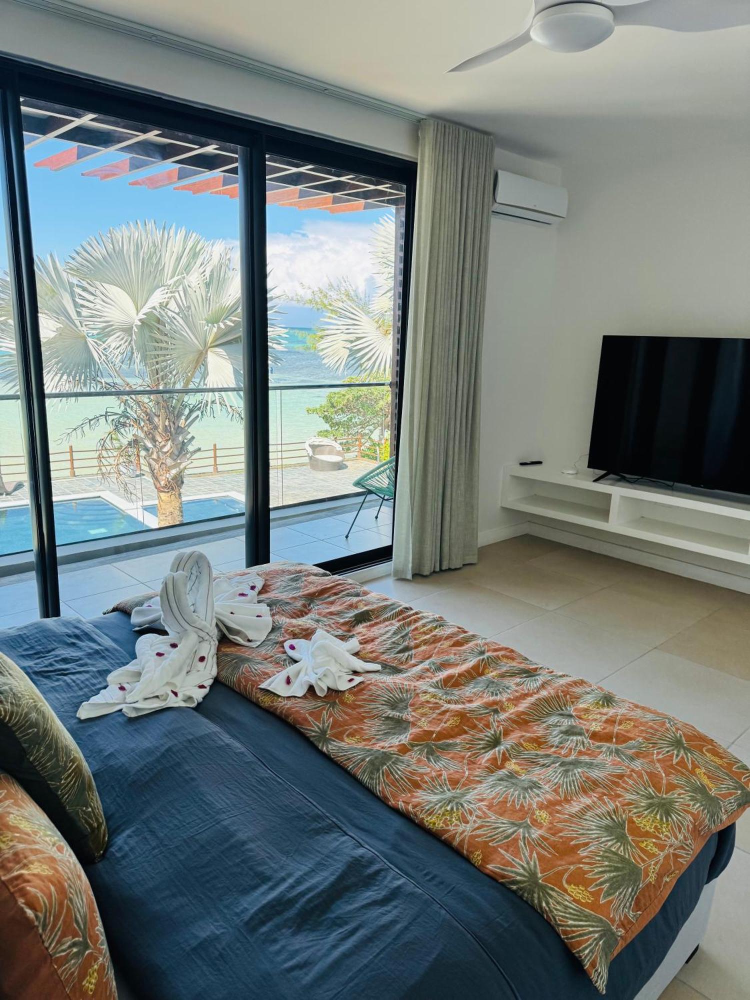 Coin De Mire Luxury Beachfront Duplex Villa Cap Malheureux