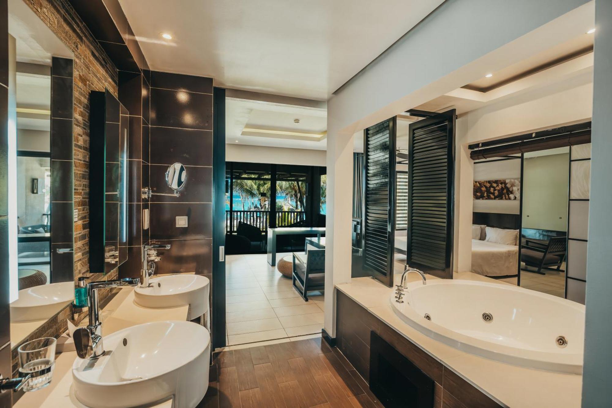 Crystals Belle Mare, A Member Of Radisson Individuals Hotel Palmar