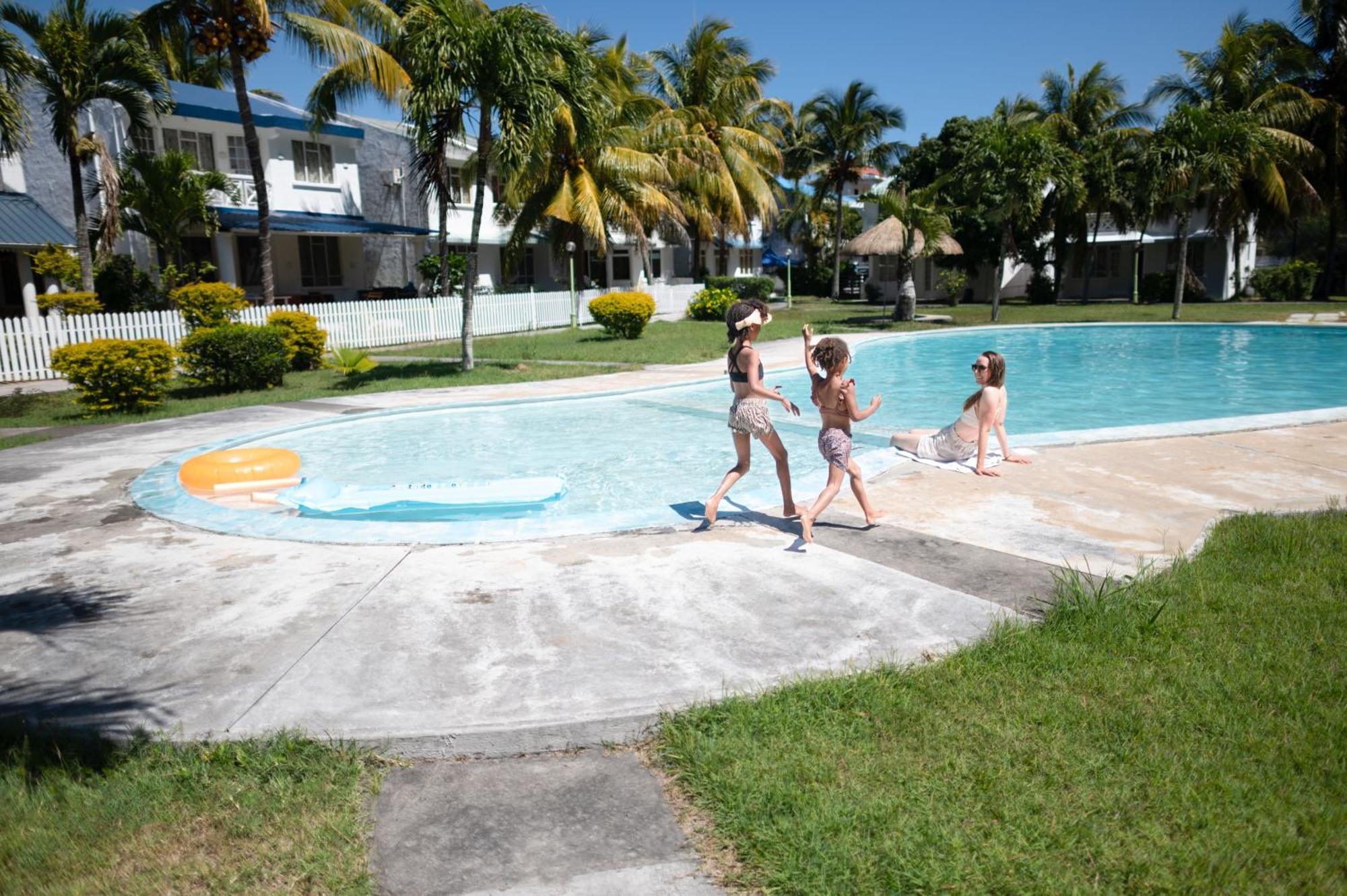 Villa Beachfront Near Mont Choisy *