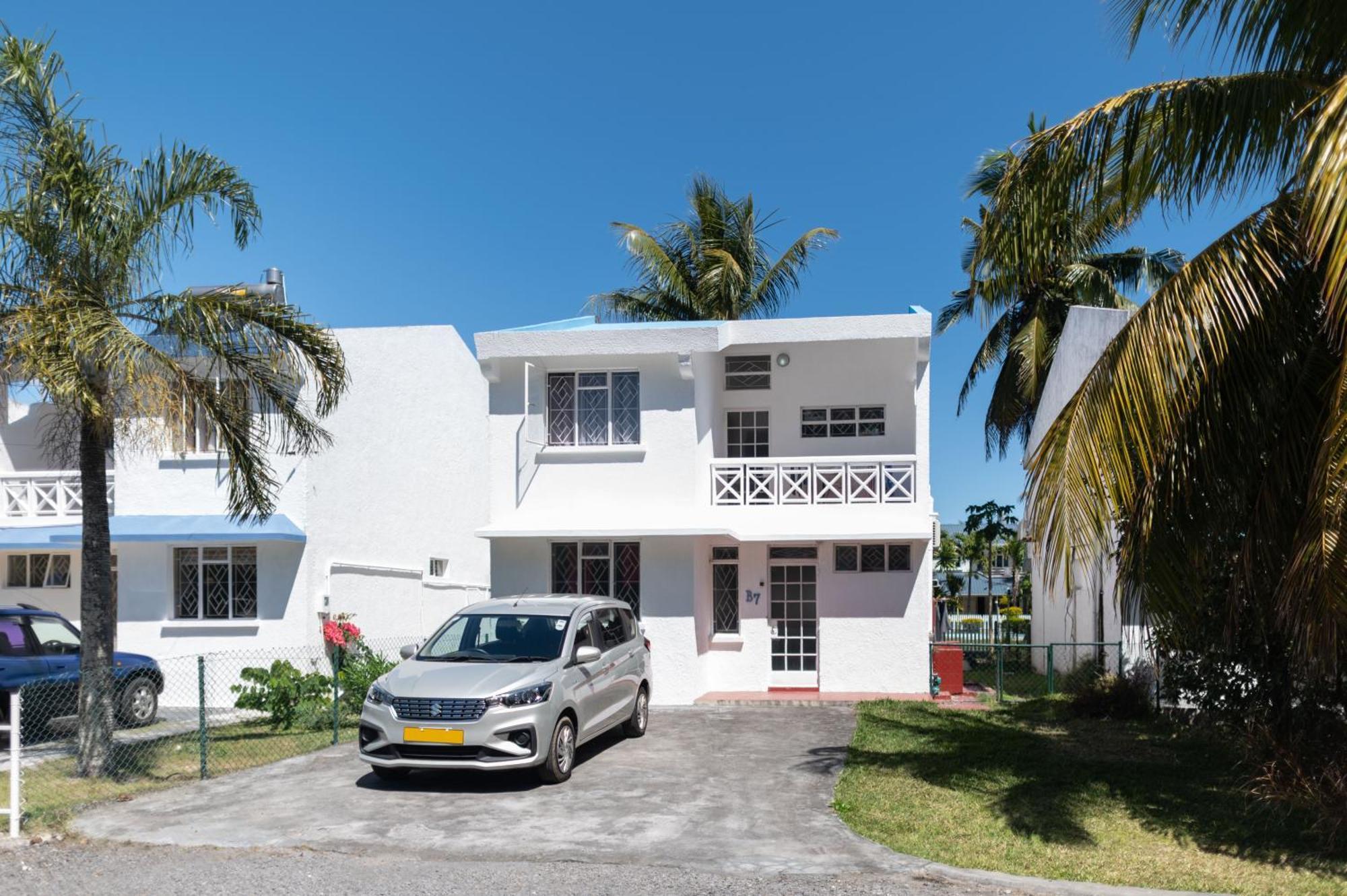 Villa Beachfront Near Mont Choisy *