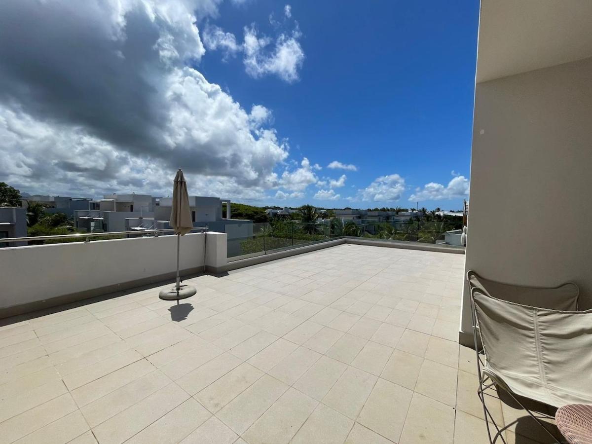 Spacious 3-bedroom Penthouse With Sea Views In Azuri Mauritius Apartment