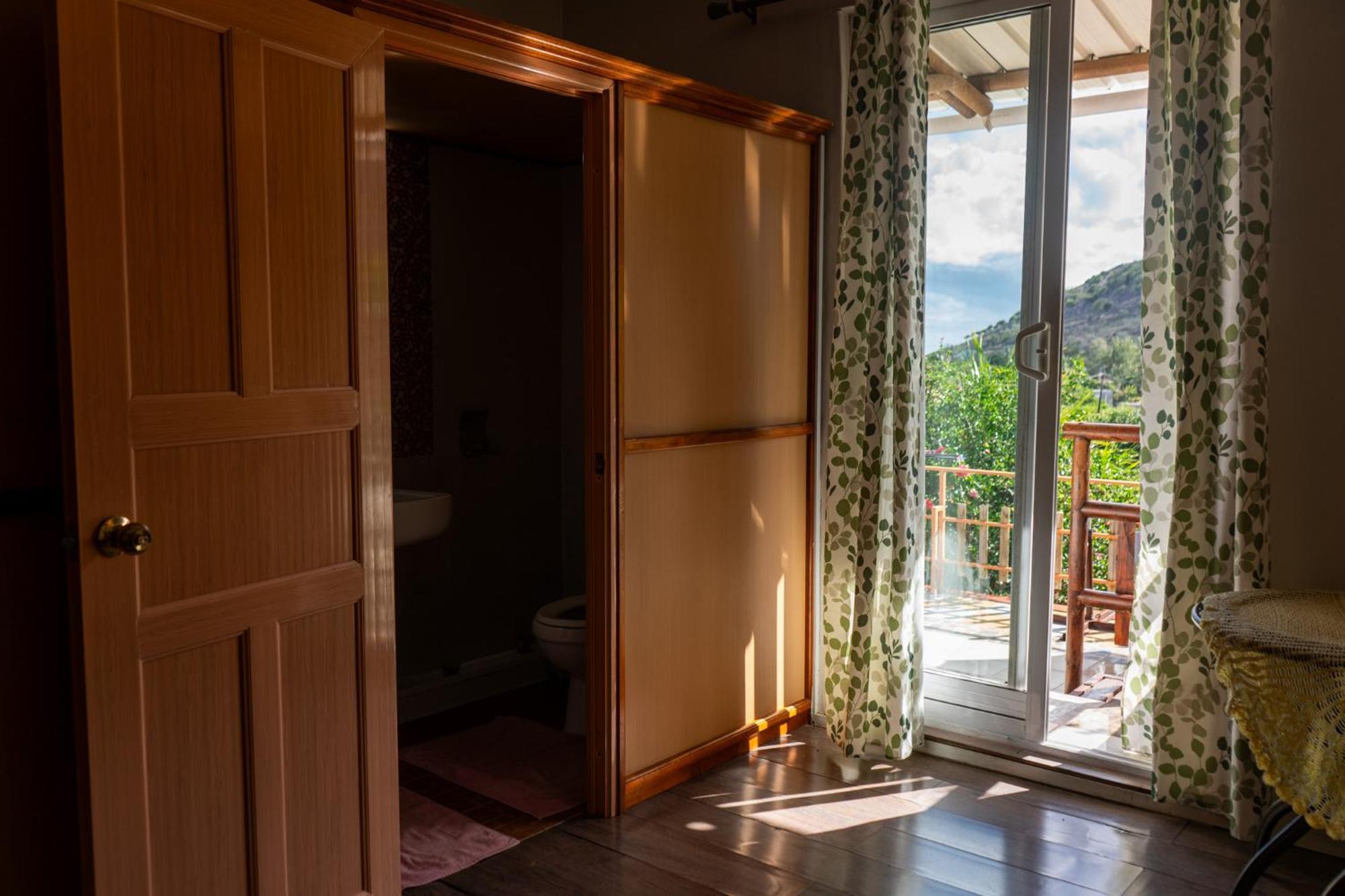 La Romance Kreol Guest house Eau Vanee