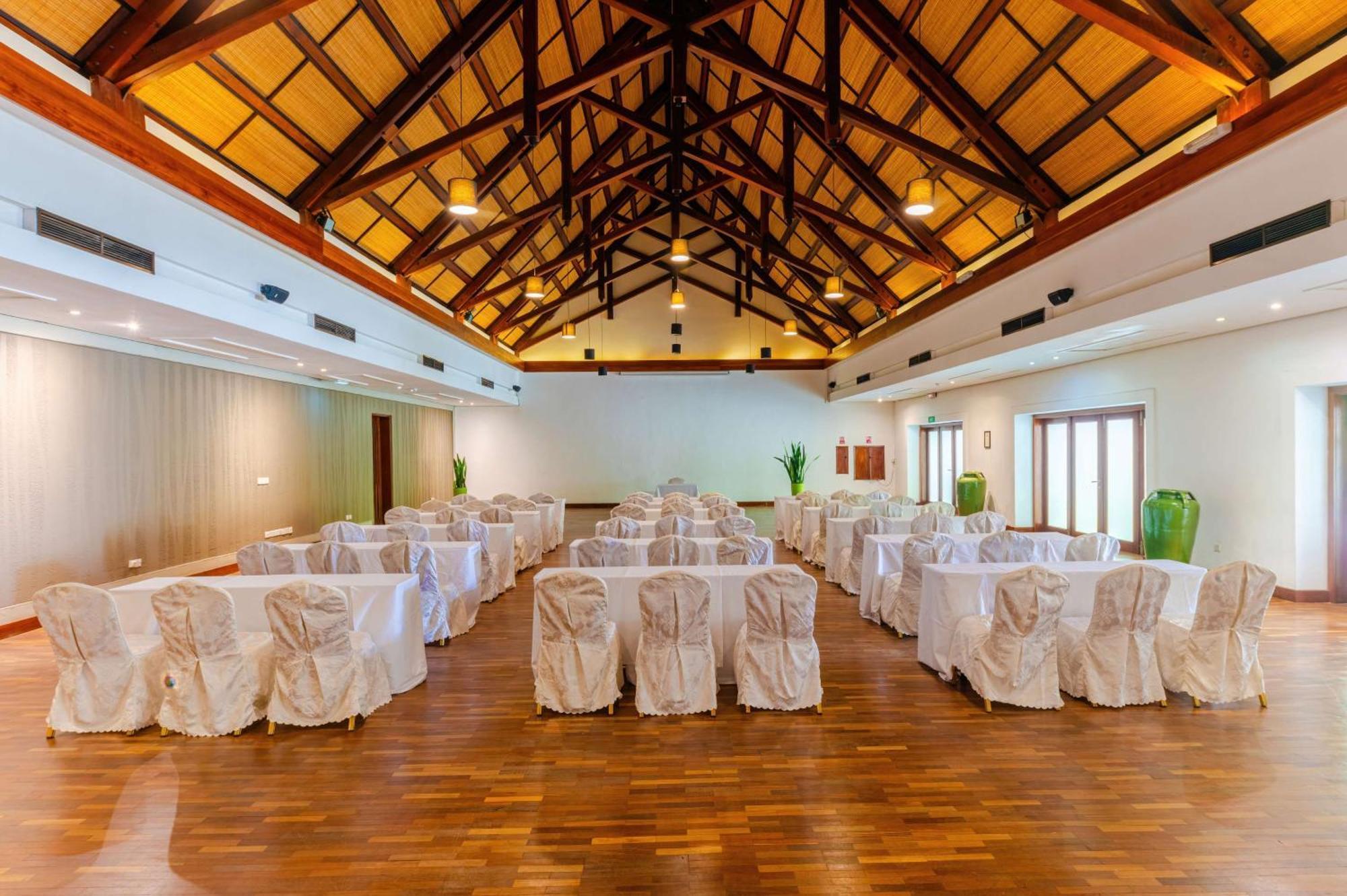Crystals Belle Mare, A Member Of Radisson Individuals Palmar