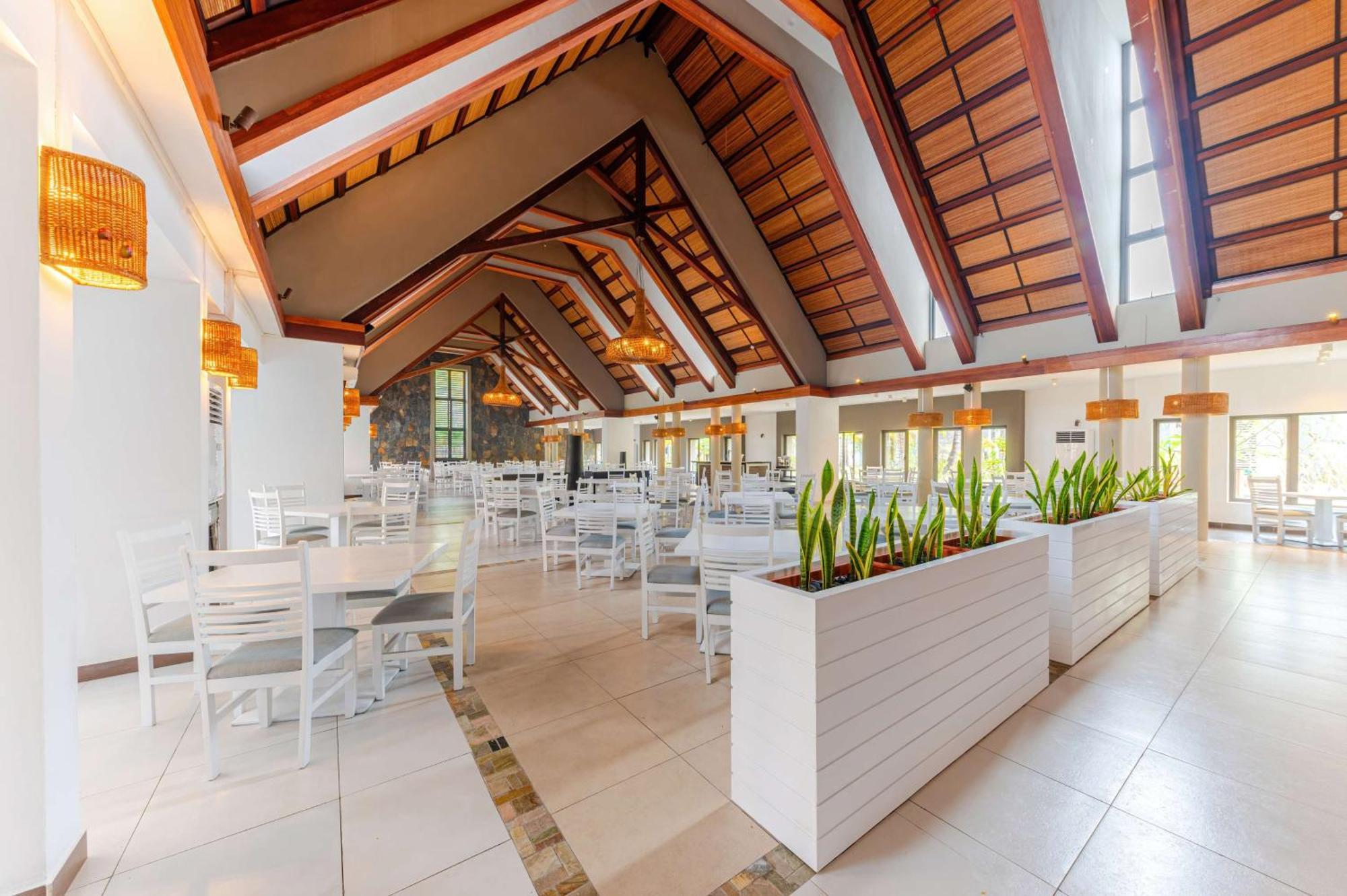 Hotel Crystals Belle Mare, A Member Of Radisson Individuals