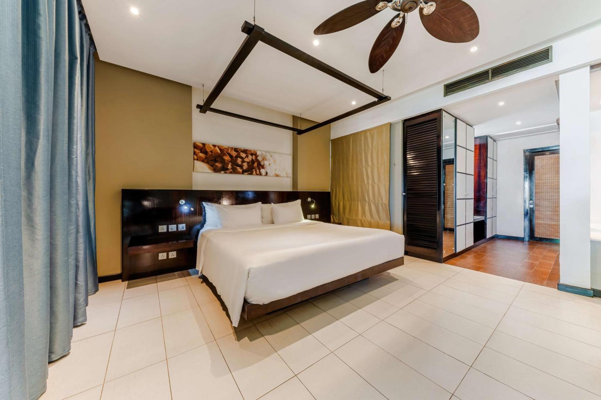 Crystals Belle Mare, A Member Of Radisson Individuals Hotel 4*