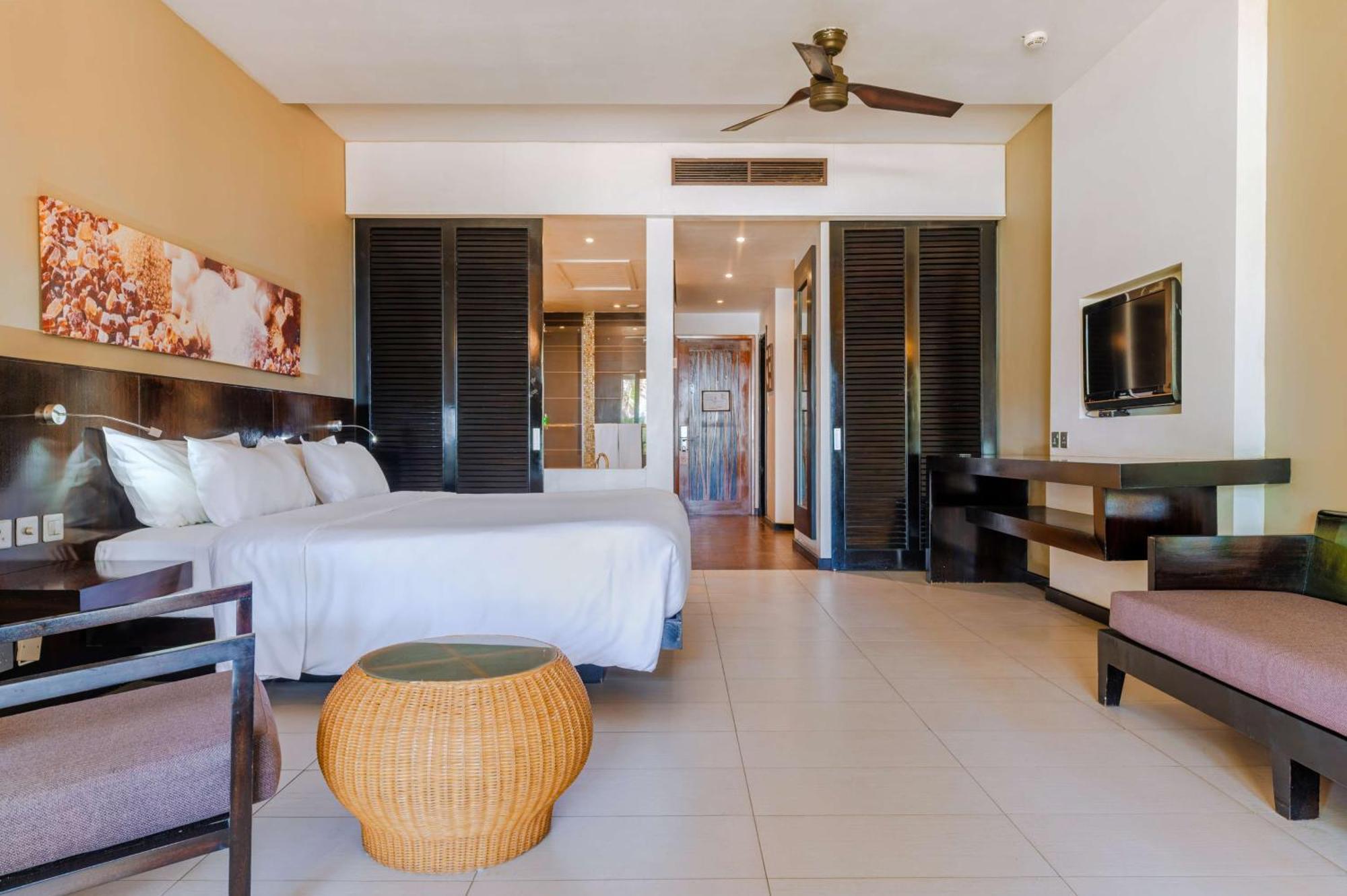 Hotel Crystals Belle Mare, A Member Of Radisson Individuals 4*