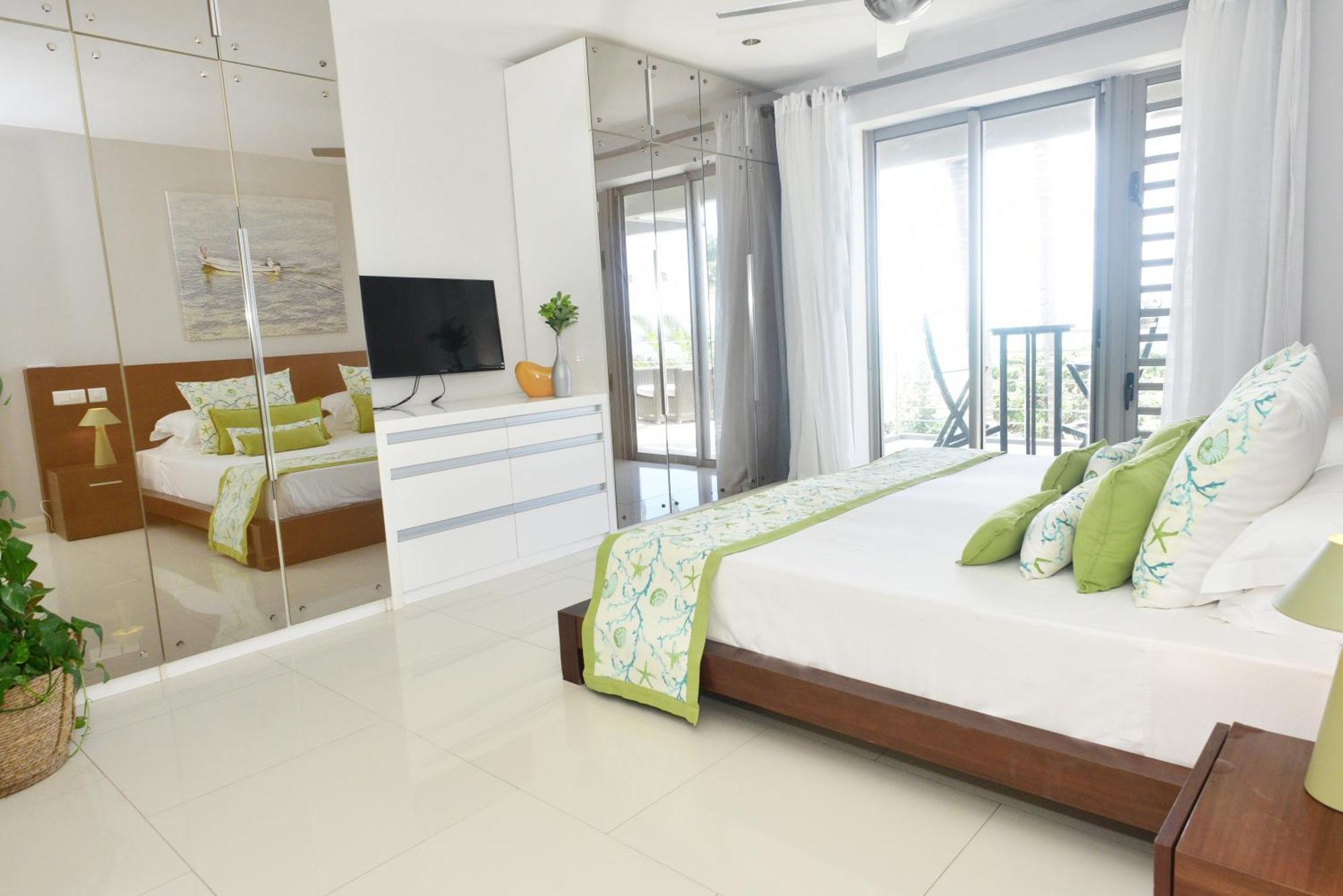 Paradise Luxury Beachfront Pointe D'Esny