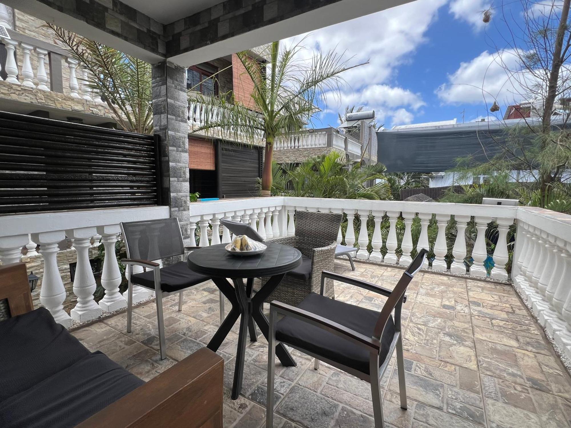 Sunshine Paradise - - 150m