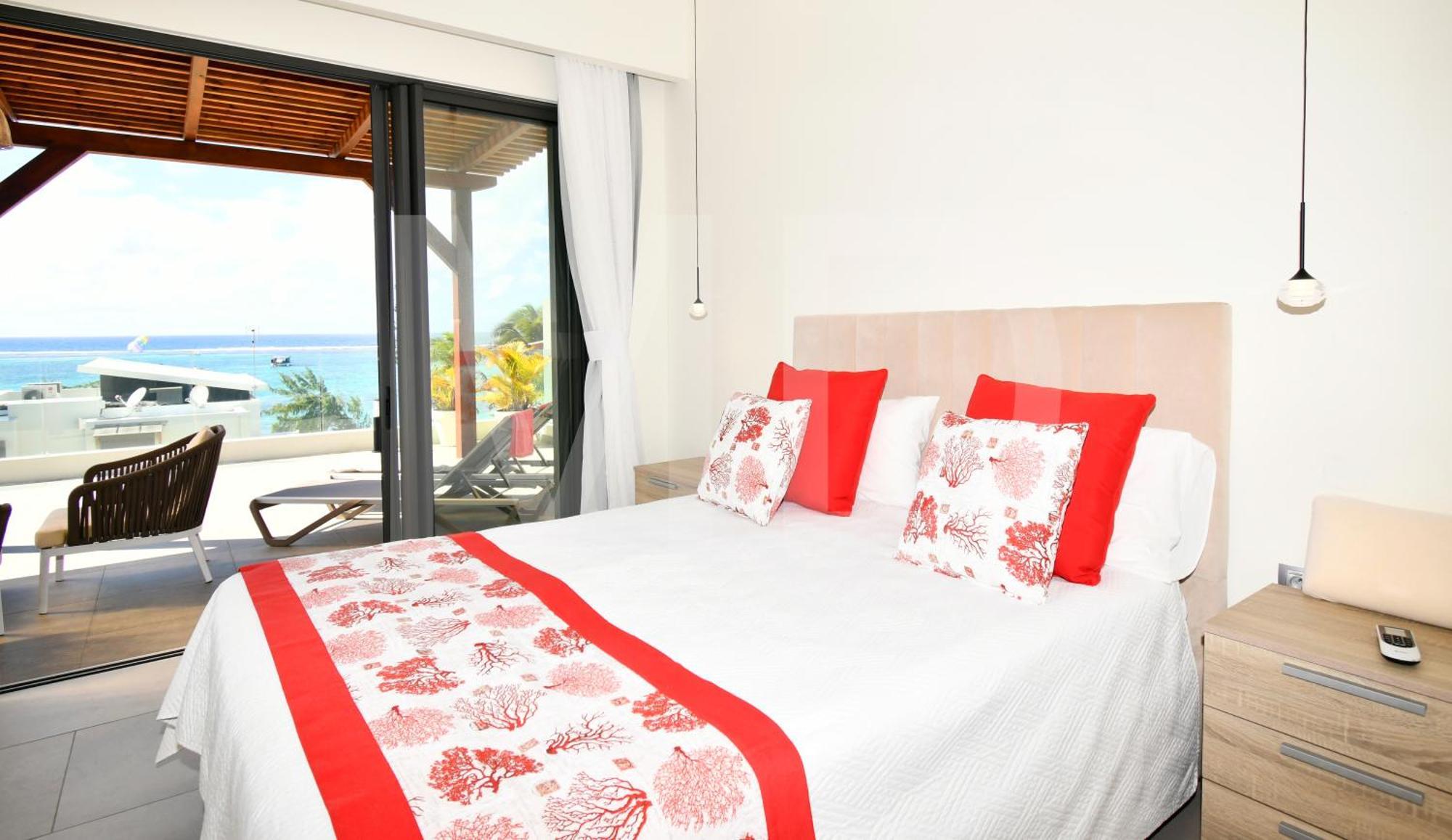 Penthouse De La Plage, Private Lift * Belle Mare