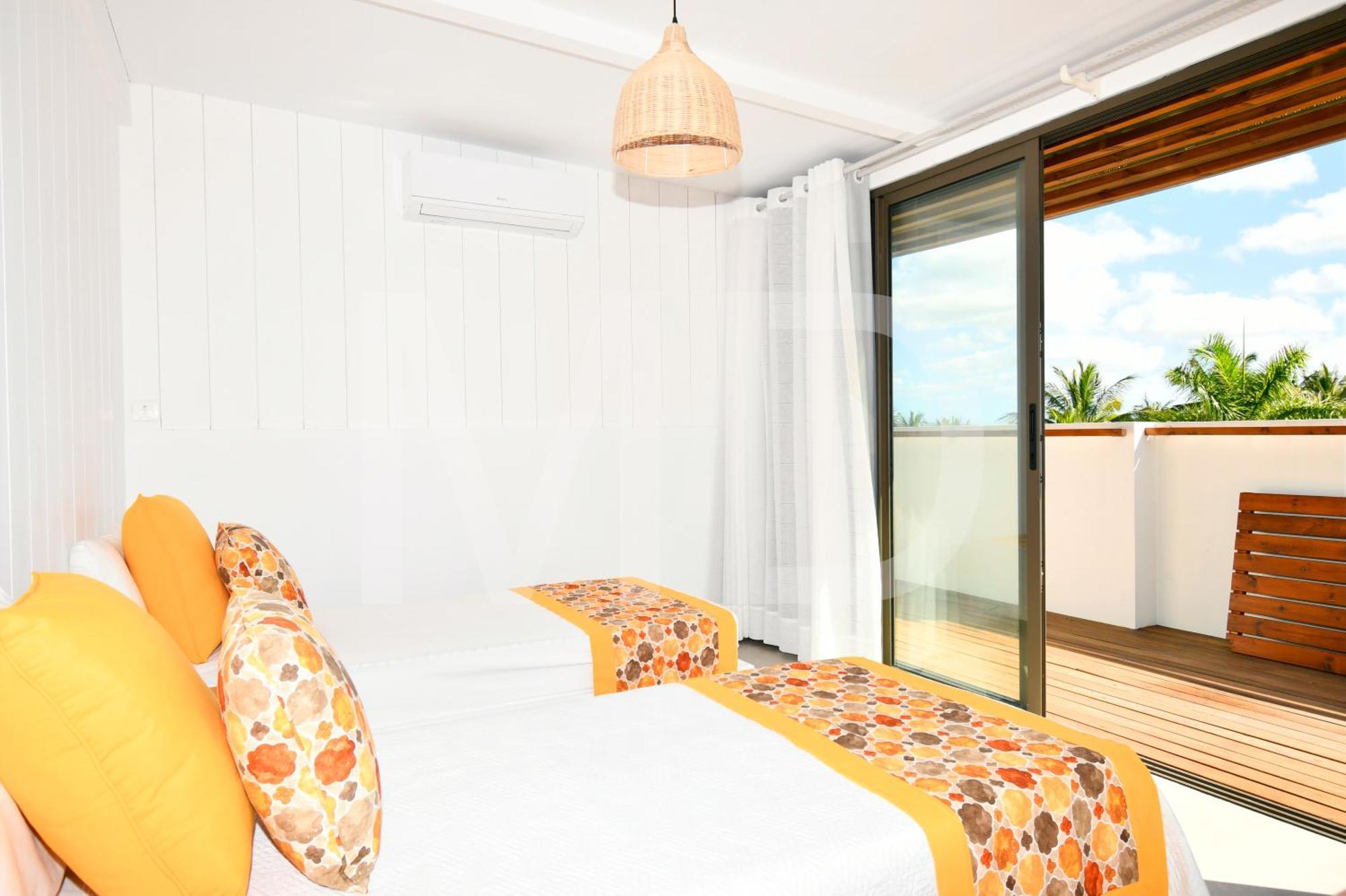 Penthouse De La Plage, Private Lift Belle Mare