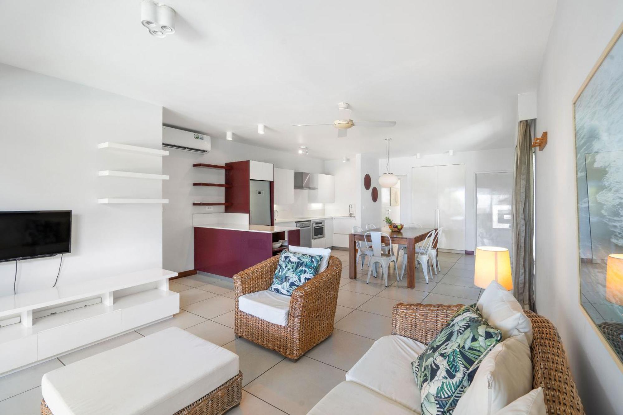 Kanope Bay - Beachfront *