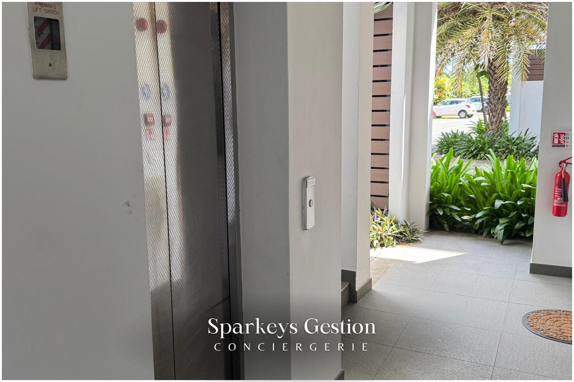 Sg13 L En L Oasis Palms Apartment *