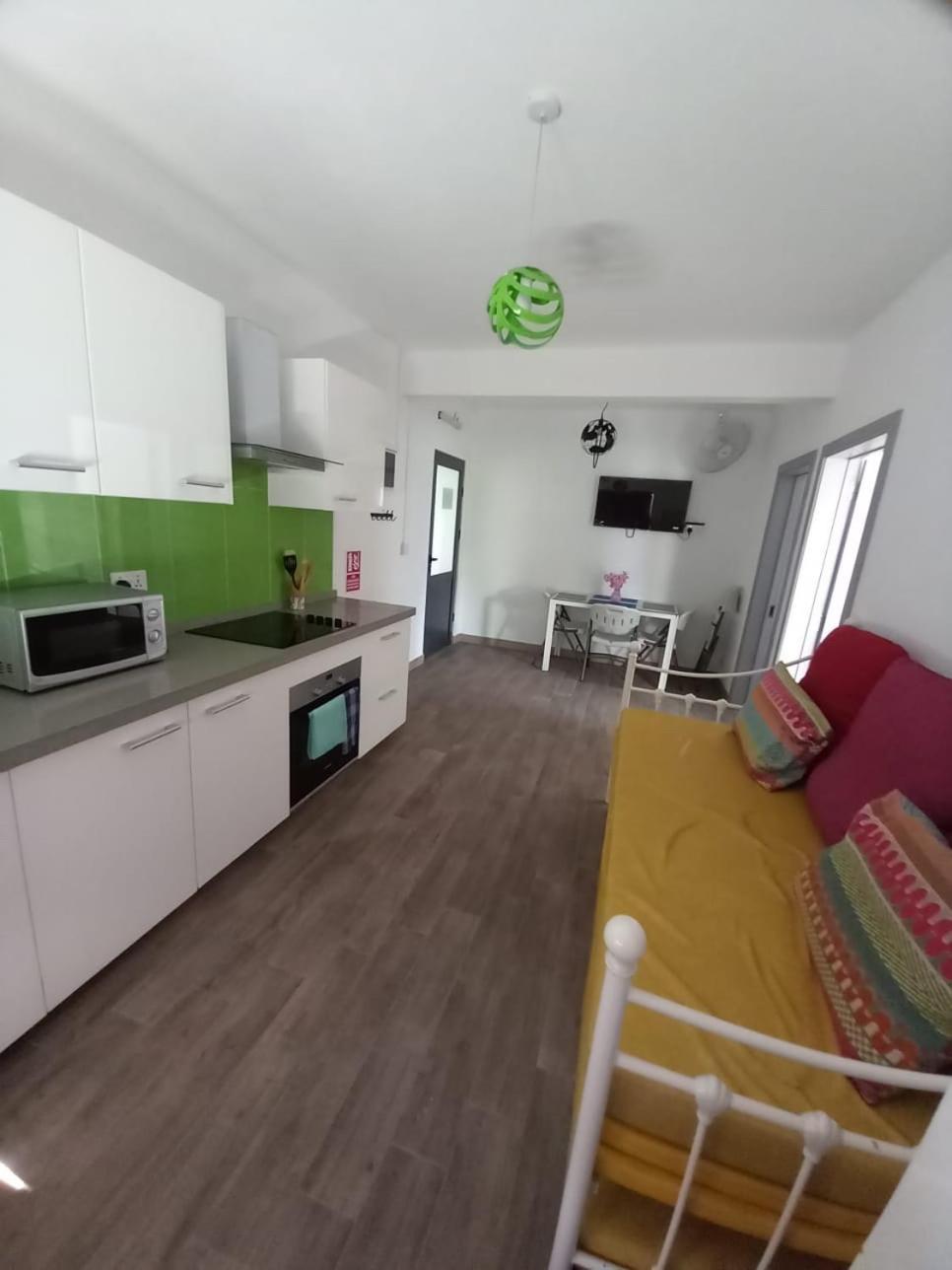 Ibis Tourist 1 *