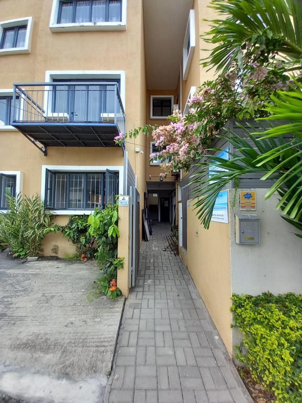 Ibis Tourist 1 *