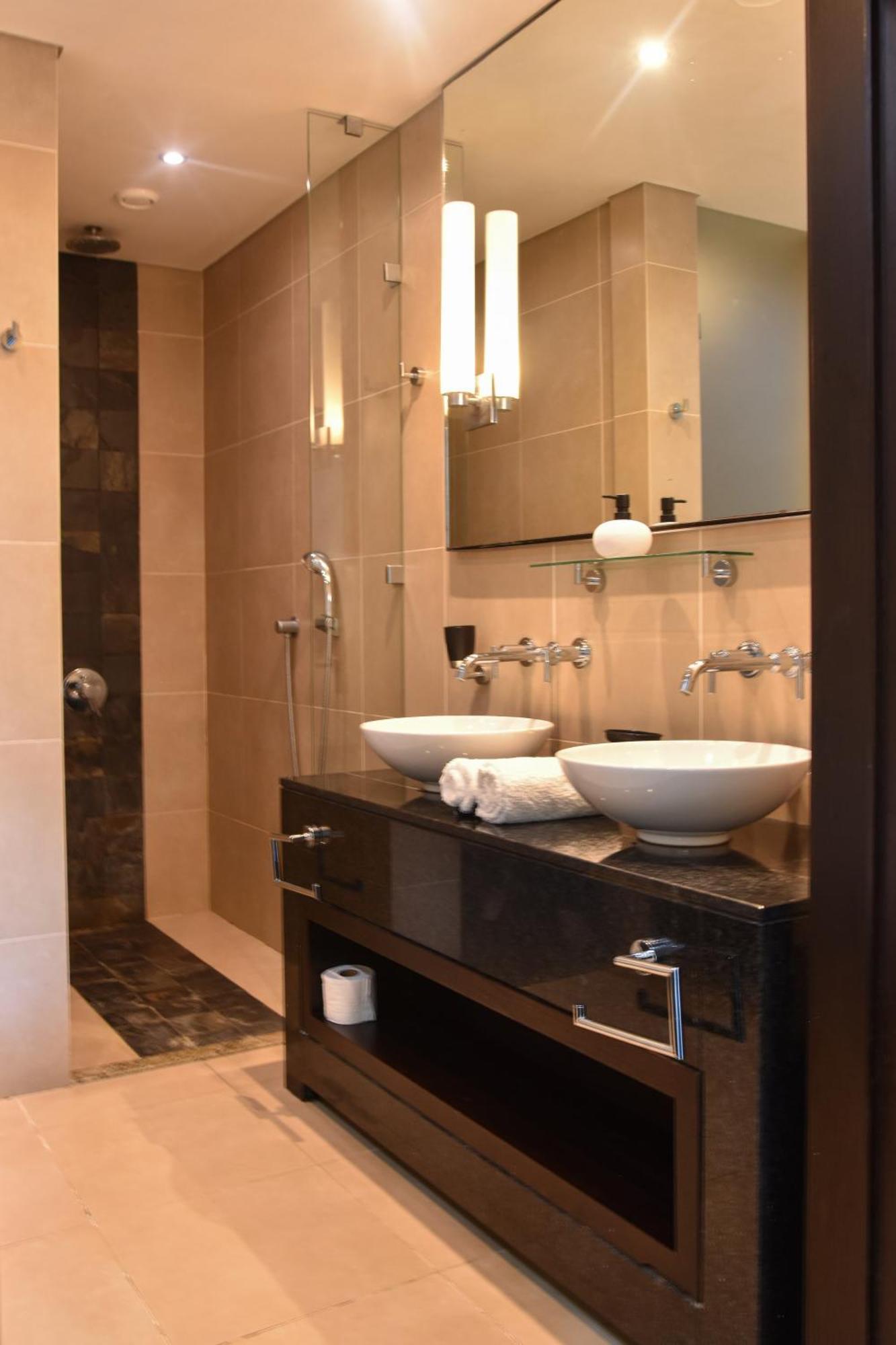 With Private Pool *