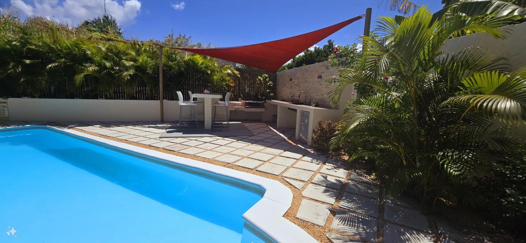 Lakaz Del Sol - Modern And Elegant With Luxurious Garden, Pool And Barbecue Area - Tourism Permit Certified * Tamarin