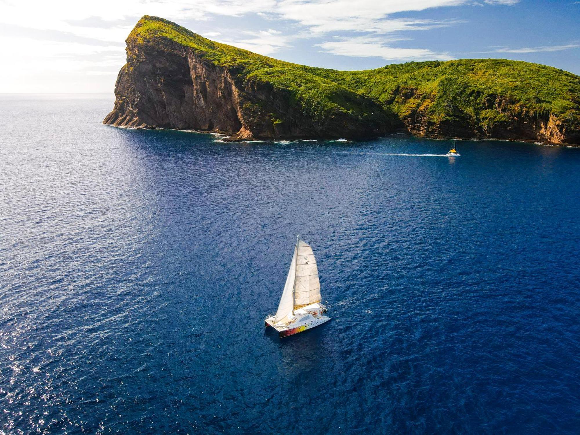 Botel Catamaran Z'ile Cruise Grand Baie