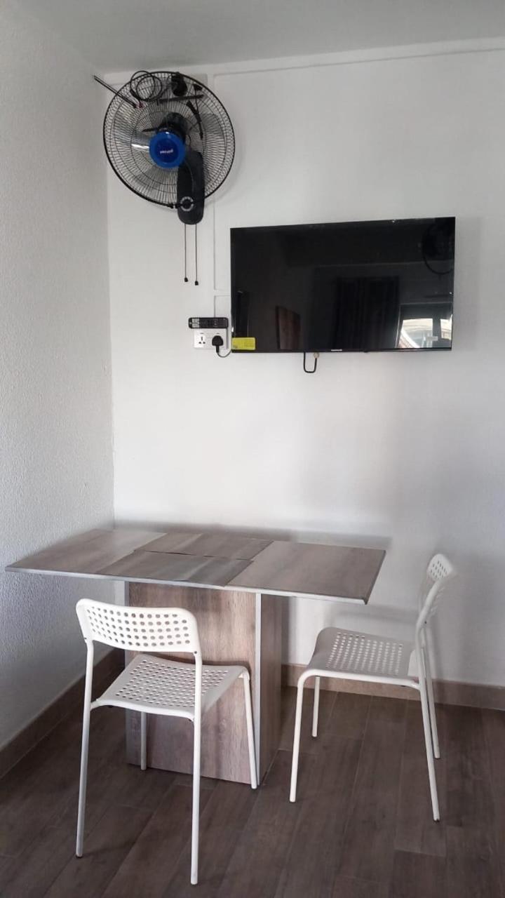 Ibis Tourist 1 *