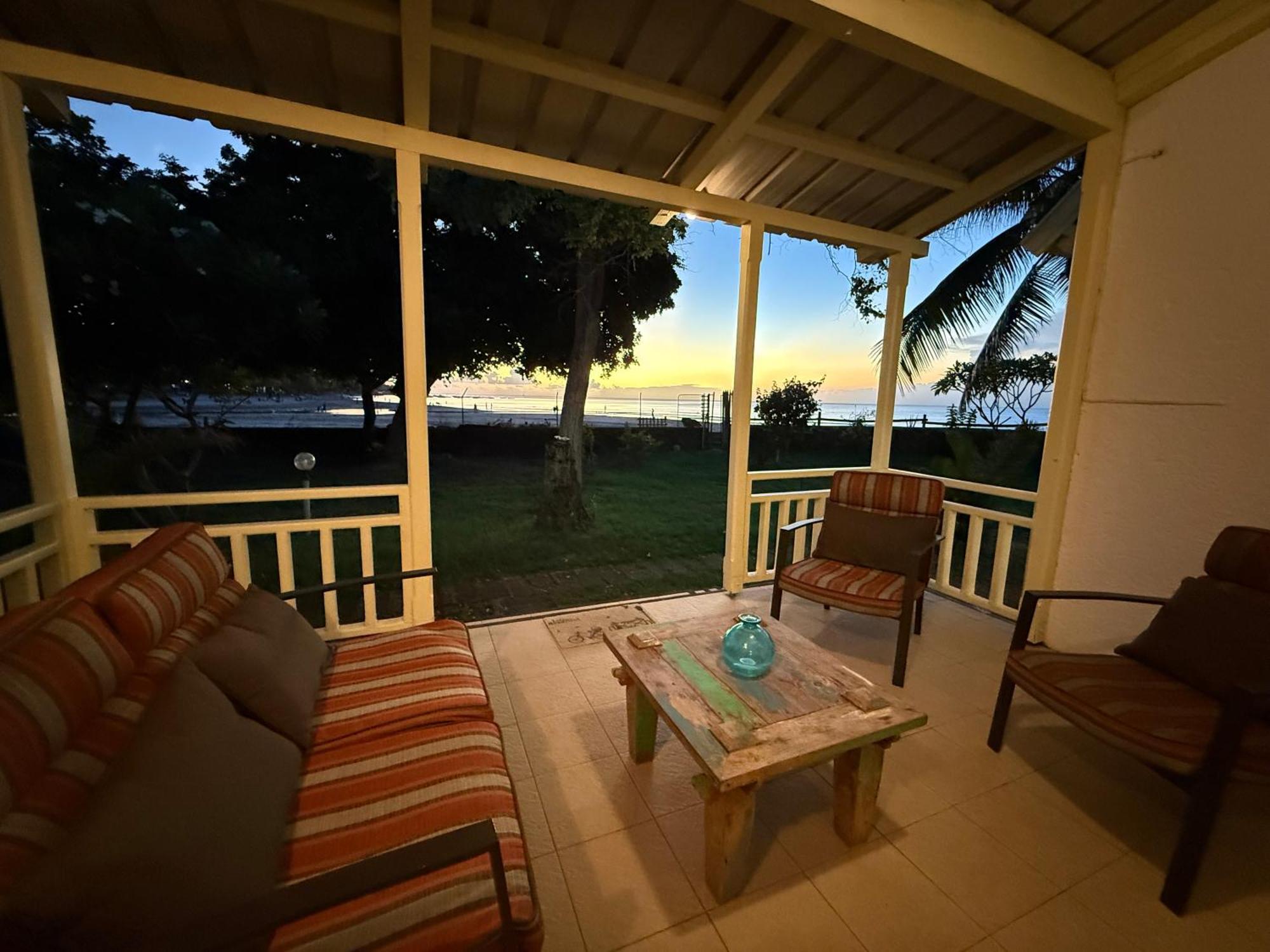Les Fleurs Du Beachfront Residences