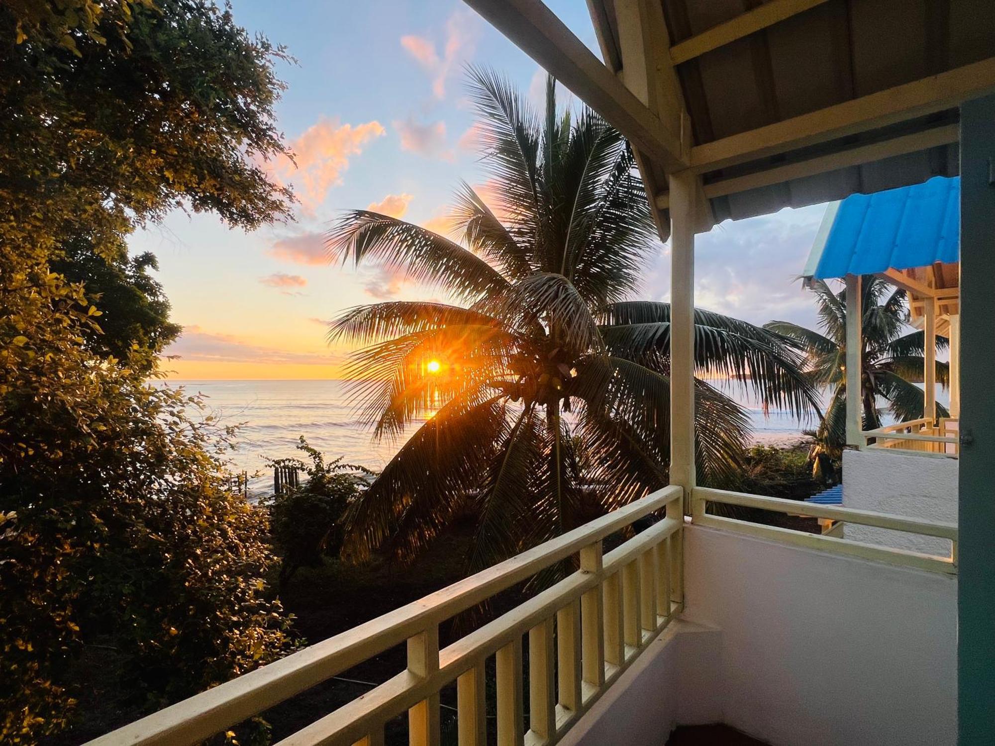 Holiday home Les Fleurs Du Beachfront Residences *
