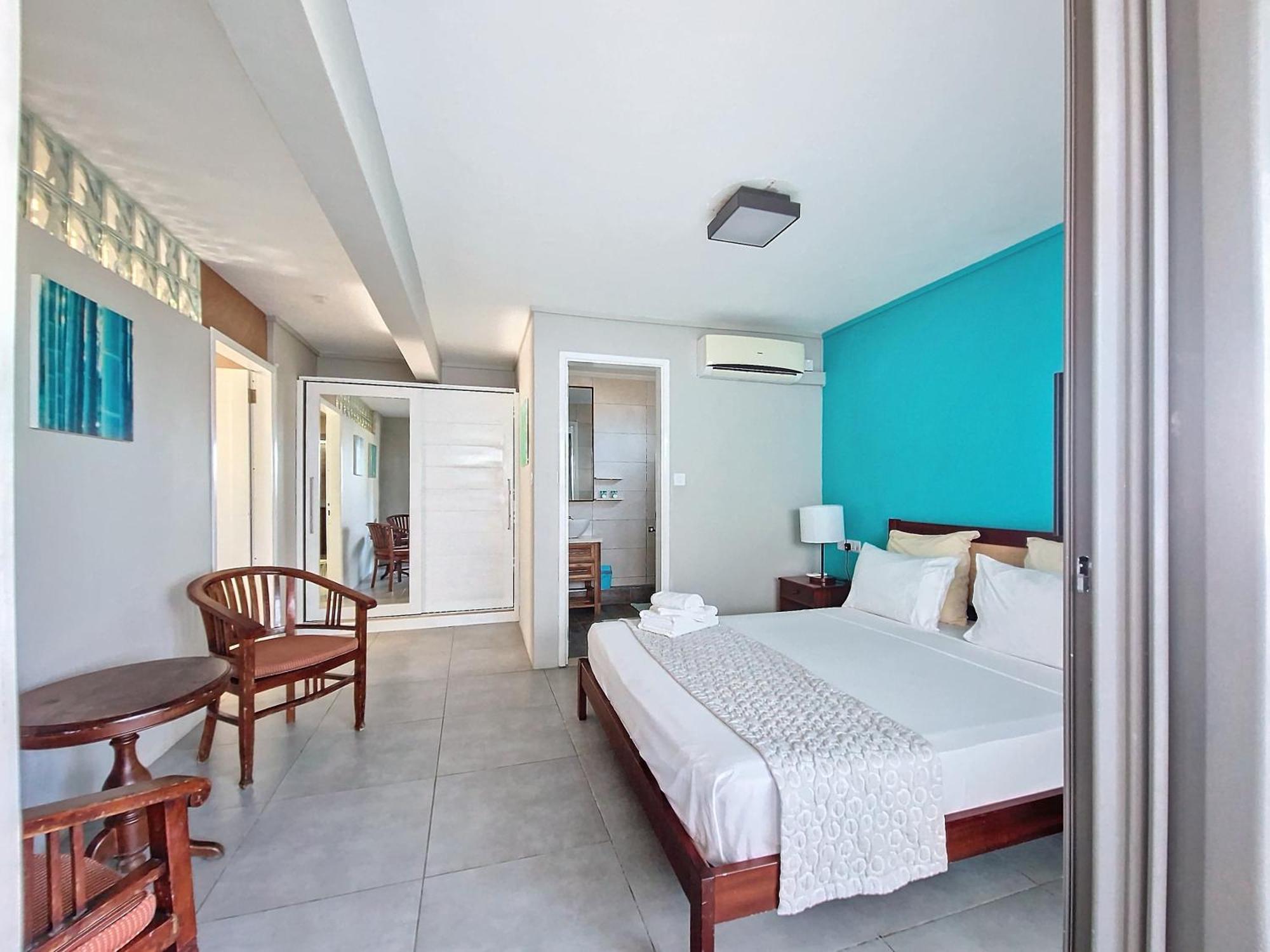 Blue Reef * Blue Bay