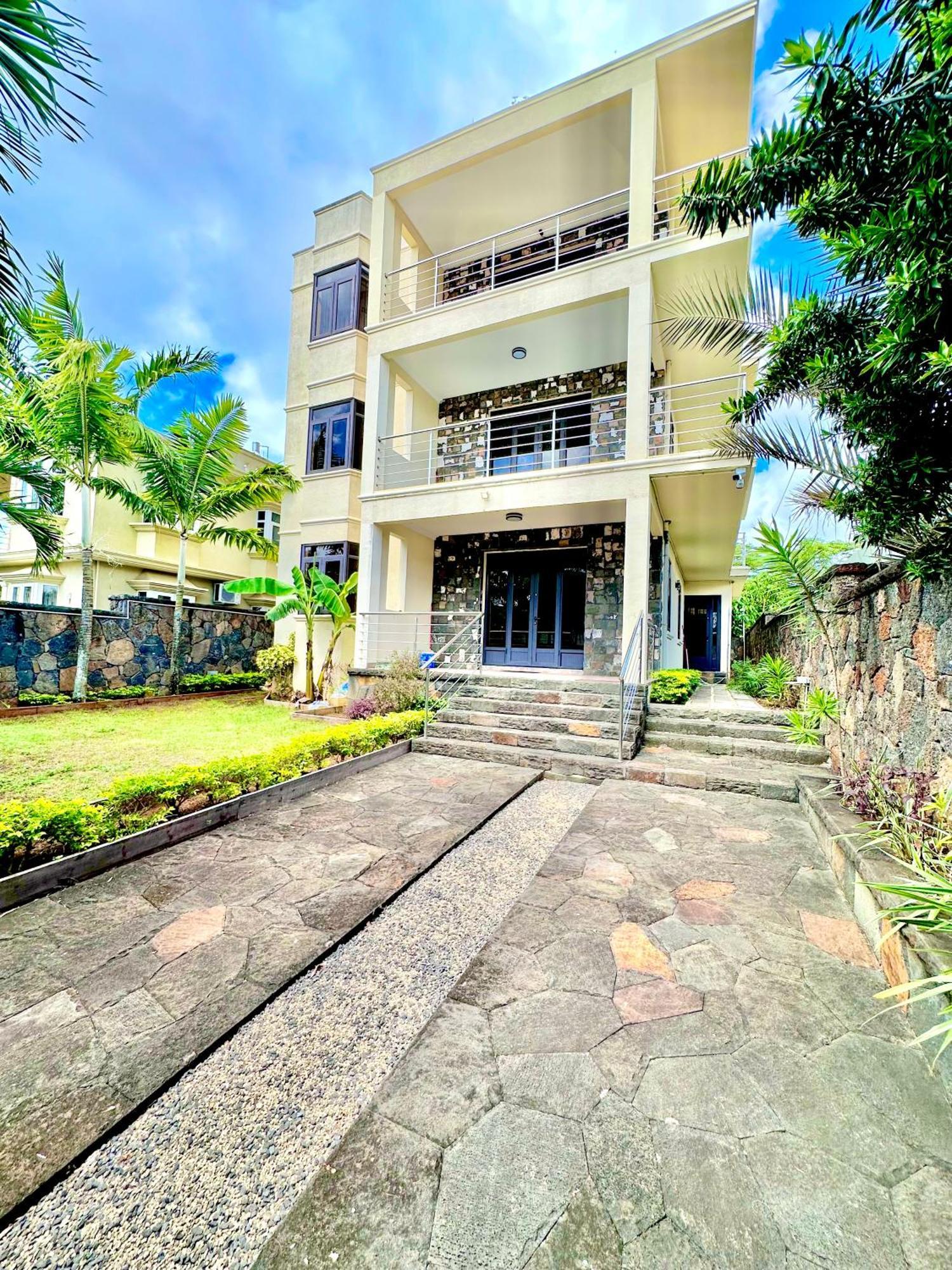 Paradise Triplex Port Louis