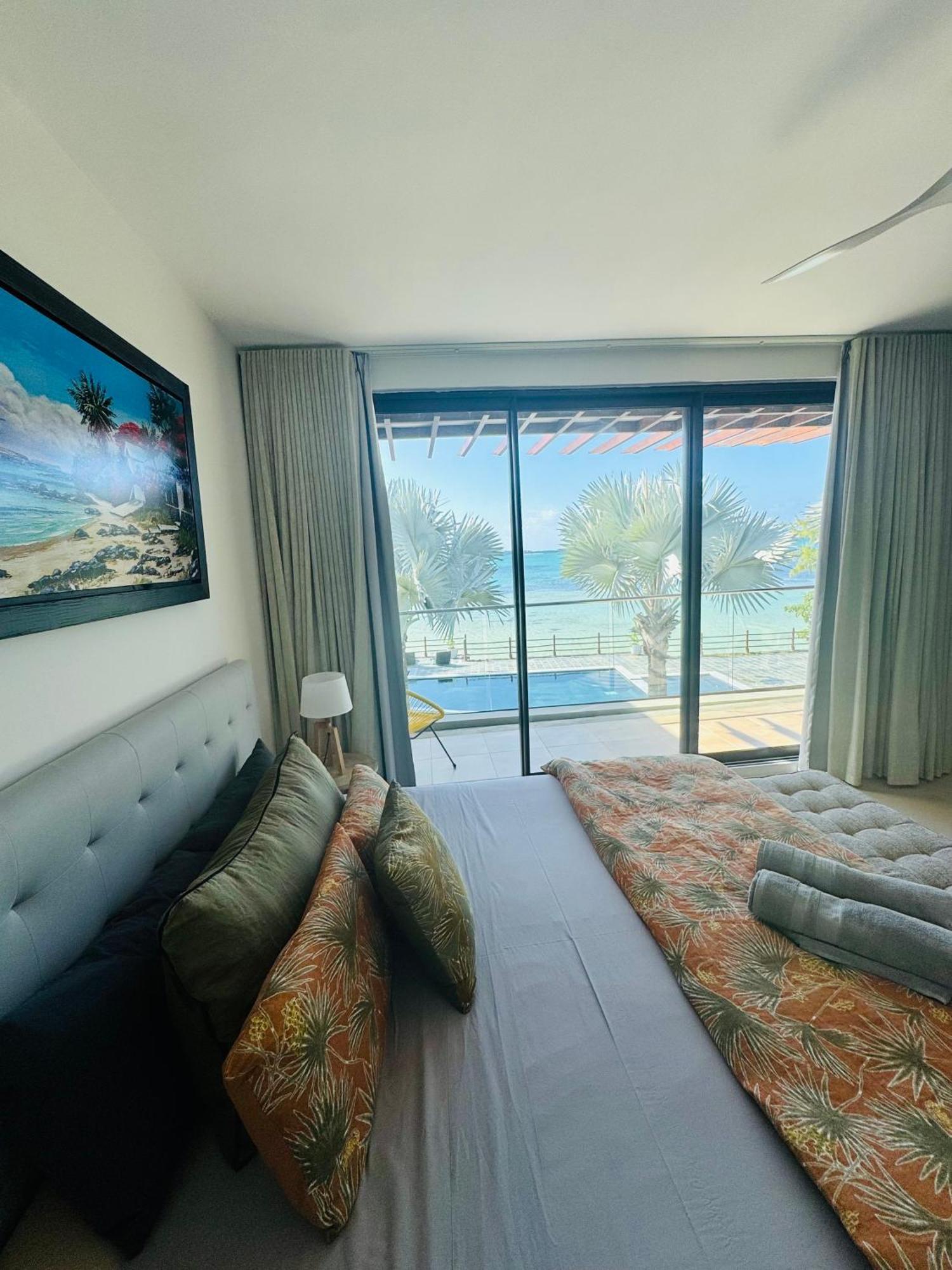Coin De Mire Luxury Beachfront Duplex