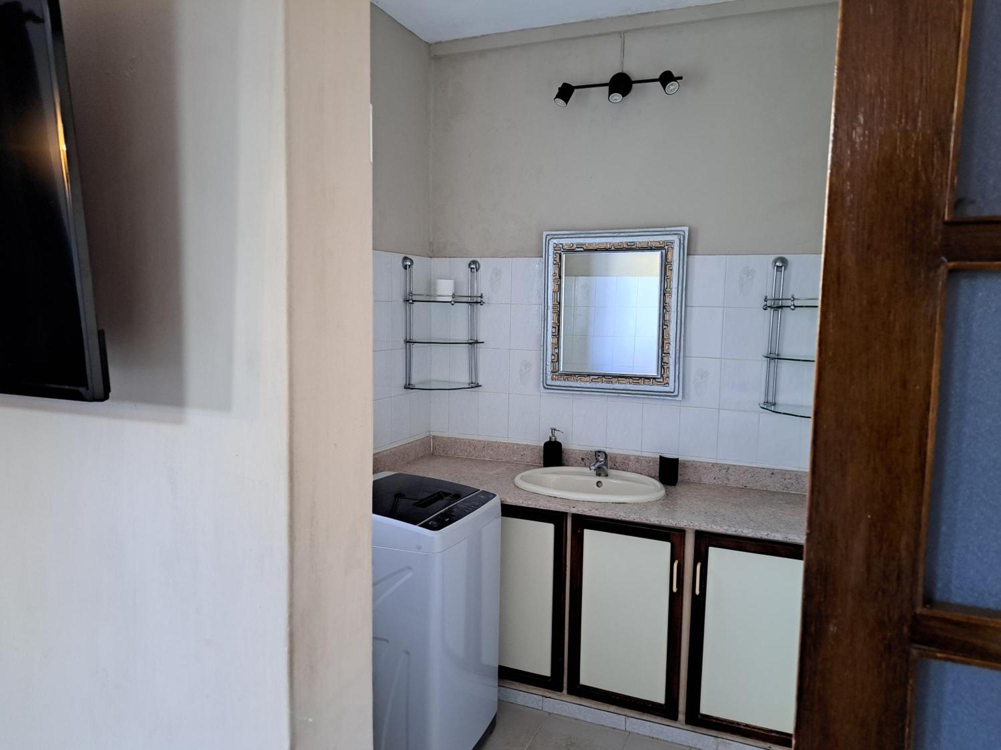 R Garden 1 - Ensuite Avec Acces Prive Et Independant * Baie-du-Tombeau