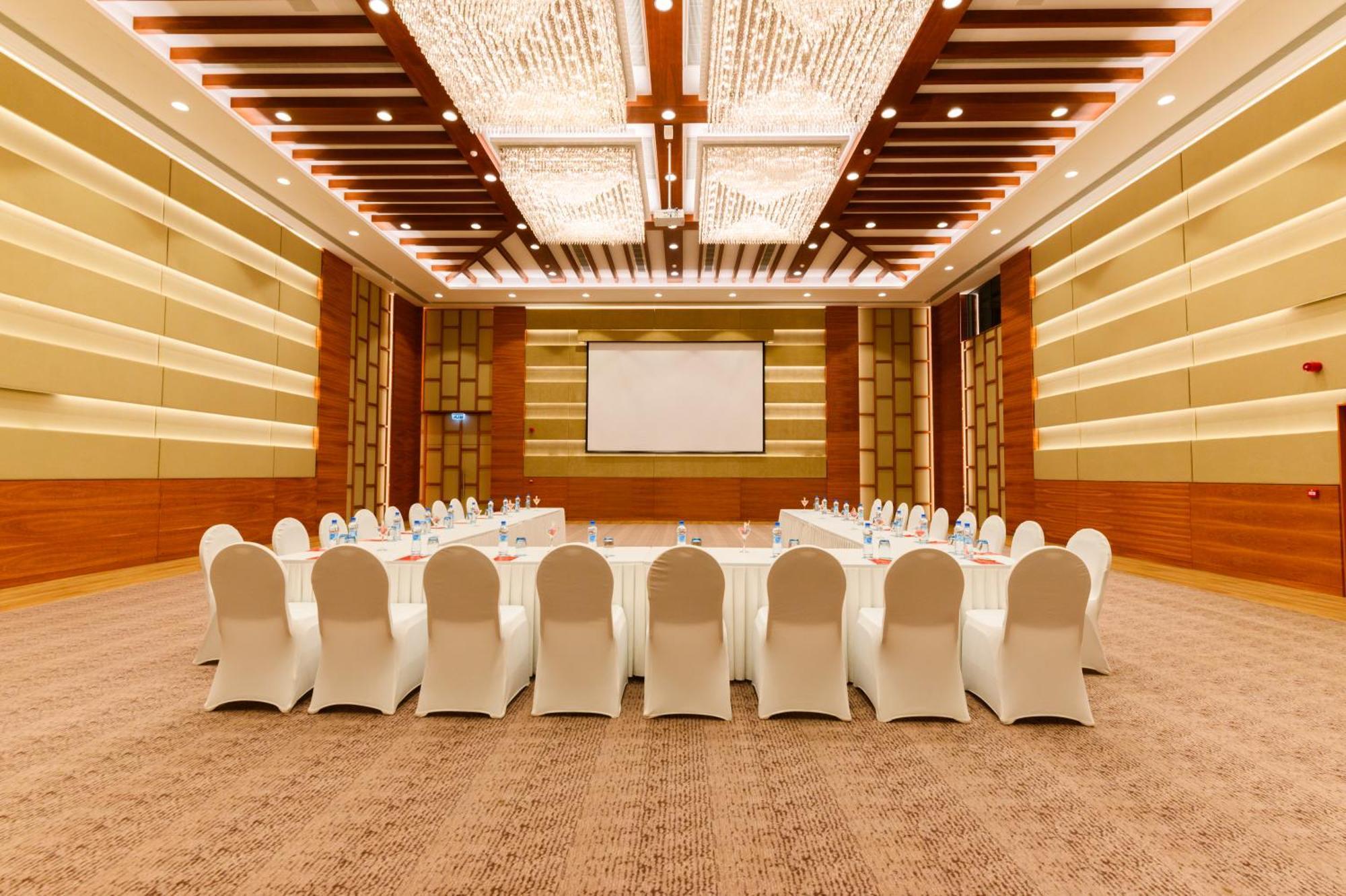 Ocean's Creek Resort 4*