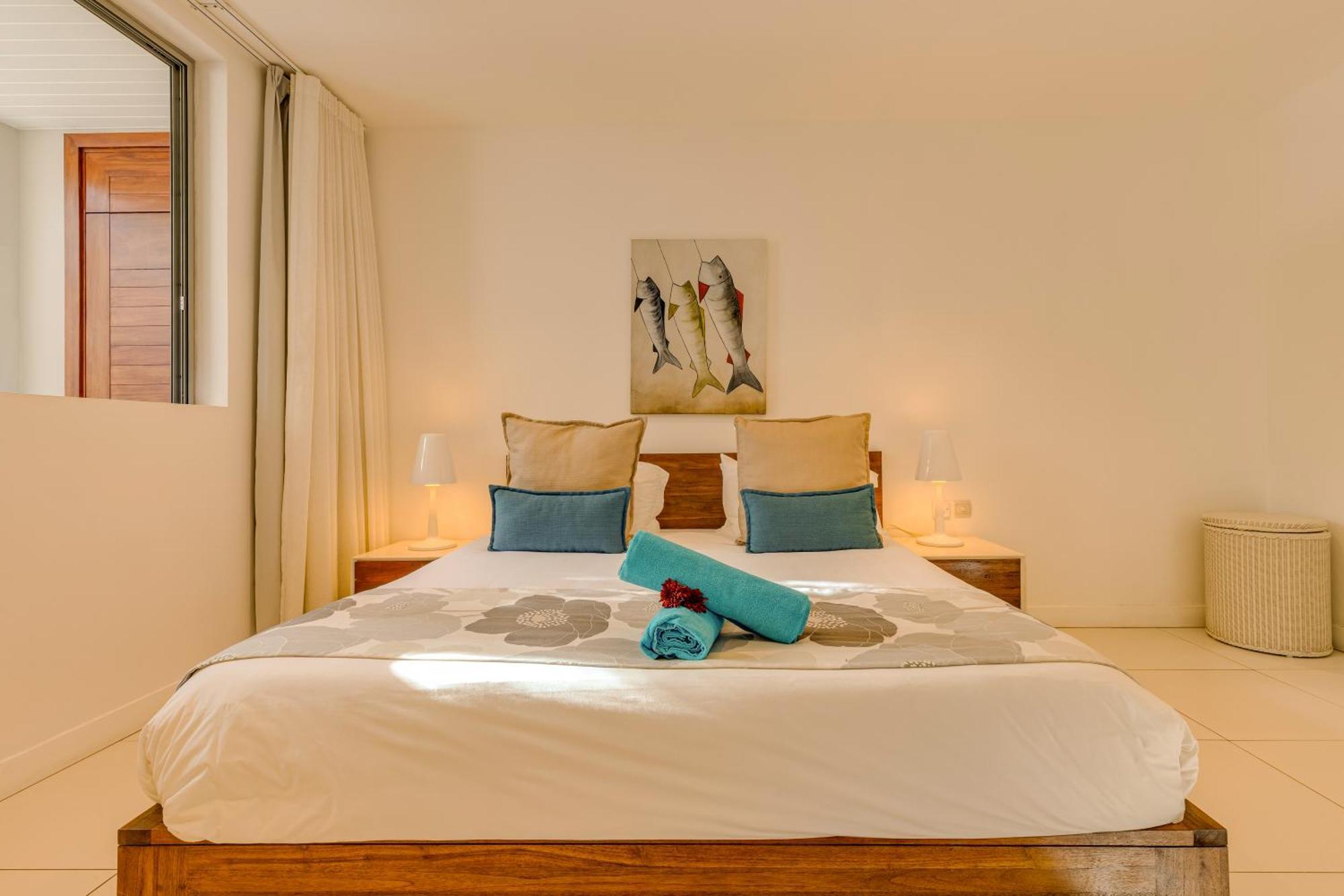 Apartment West Island By Horizon Holidays