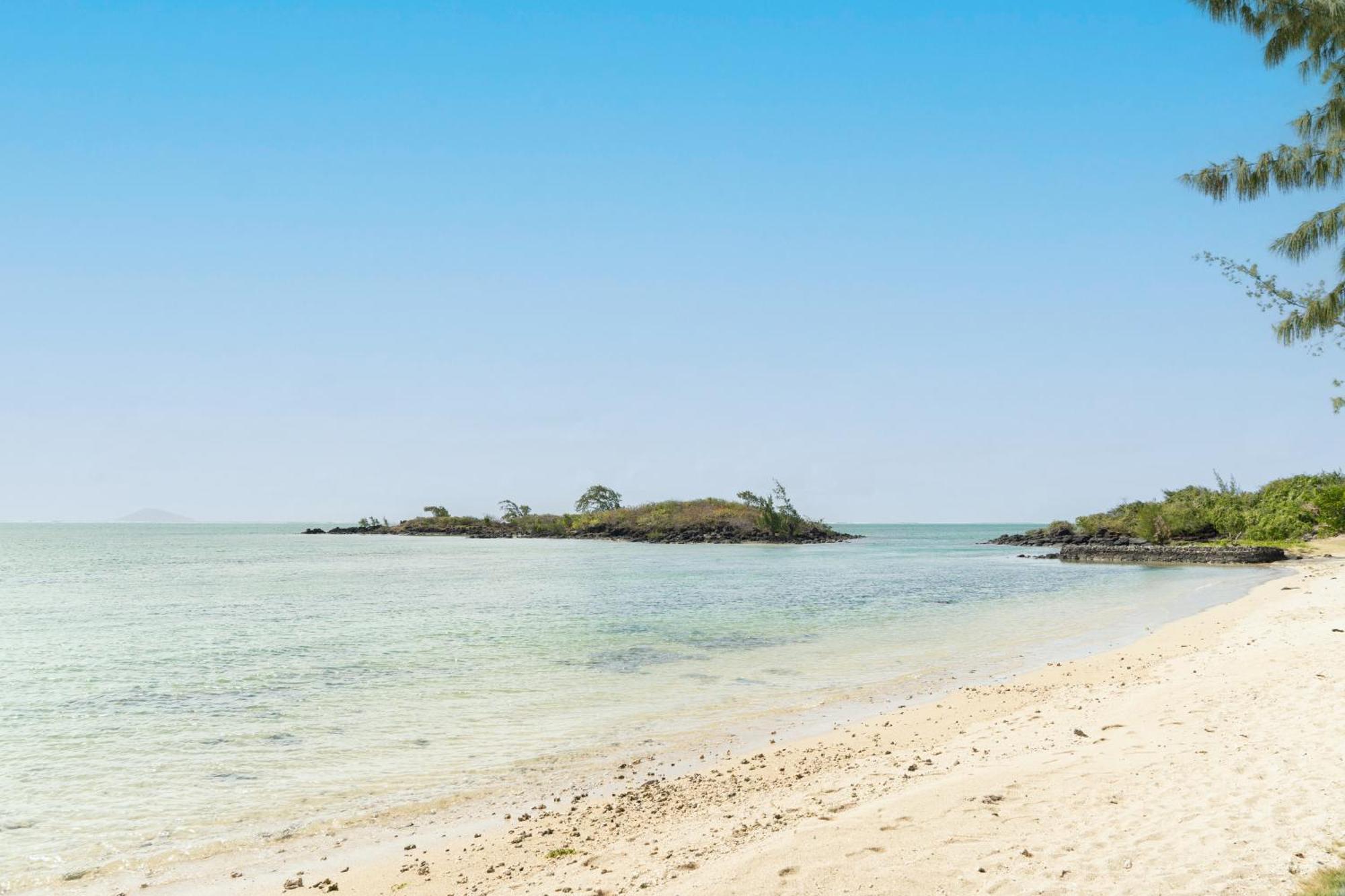 Oceanfront Getaway Apartment Grand Gaube