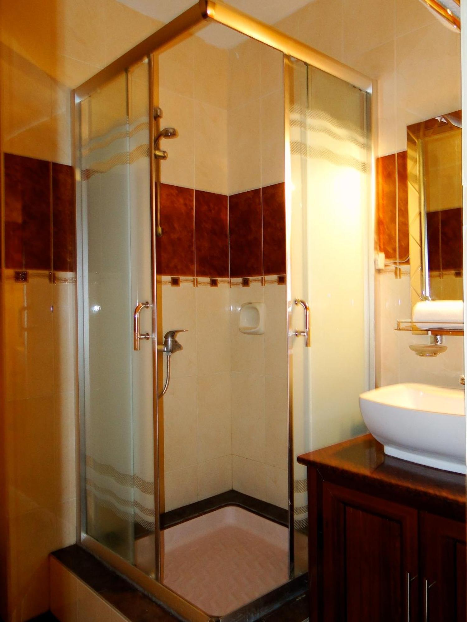 Bayview Apartment *