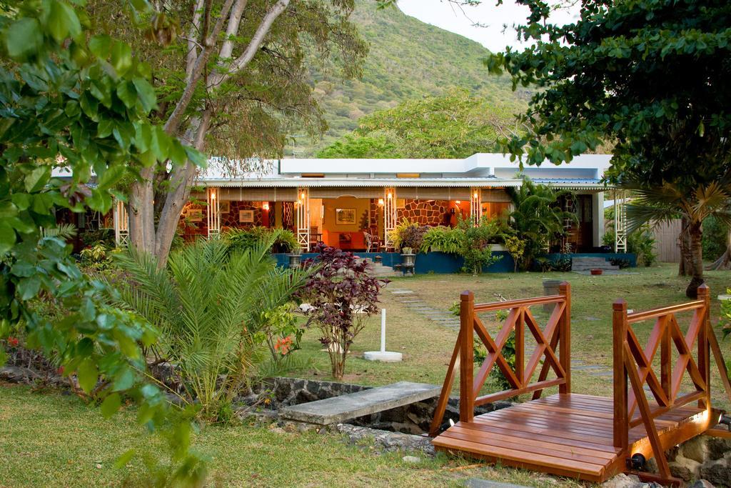 Les Lataniers Bleus - Guest house