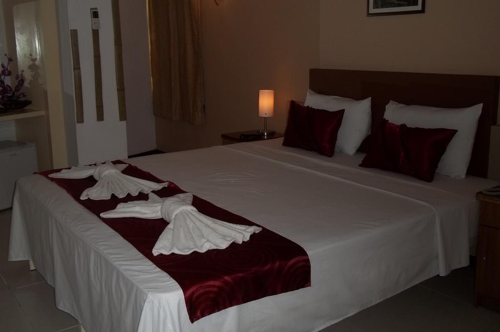 Hypertek Hotel *
