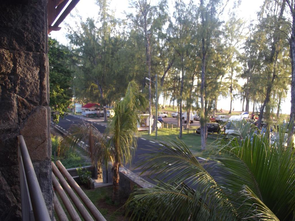 West Terraces No 5 With Seafront - Licensed By Tourism Authority 13516 * Flic en Flac