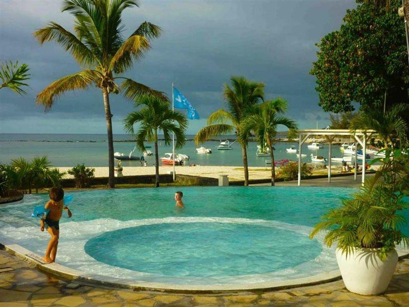 Villas Caroline Beach 3*