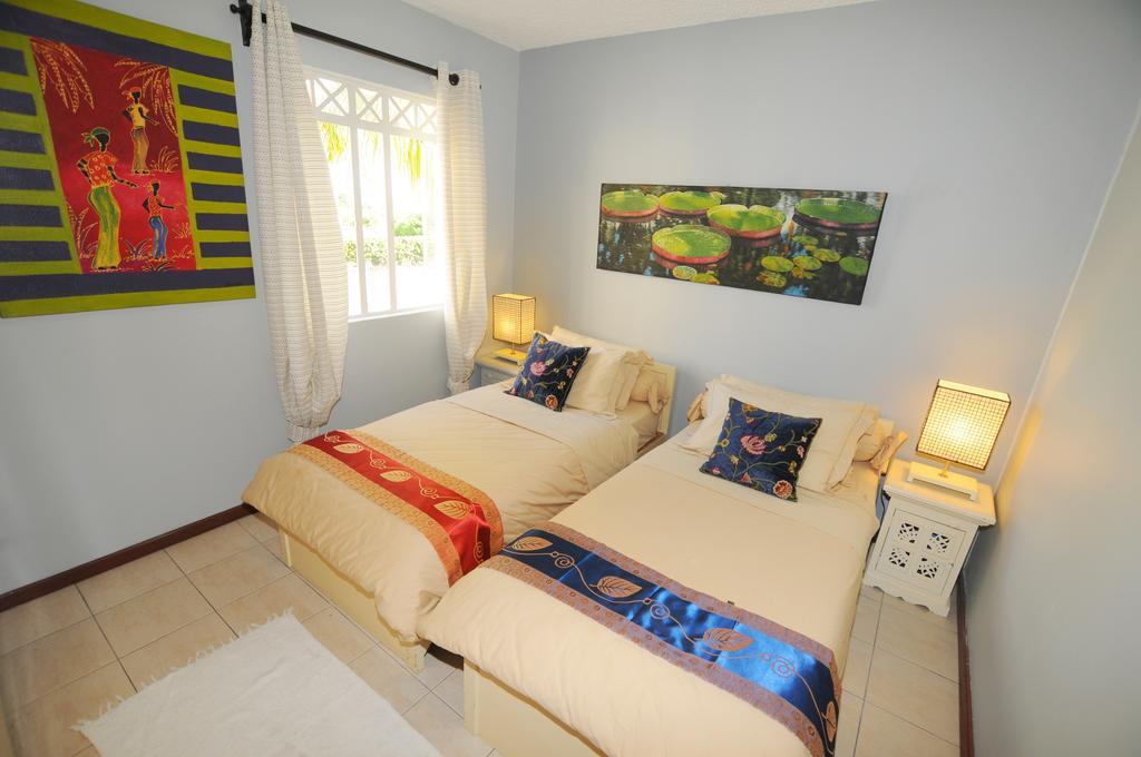 Kenville Holiday home Pereybere Beach