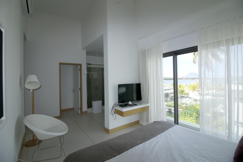 Latitude Seafront Penthouse With Private Plunge Pool Riviere Noire