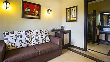 7 Cascades Restaurant Bar & Lodges Hotel 4*