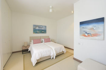 Ao By Barnes Grand Baie