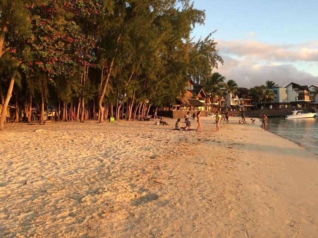 Ebrahim Flats - Grand Baie Beach *